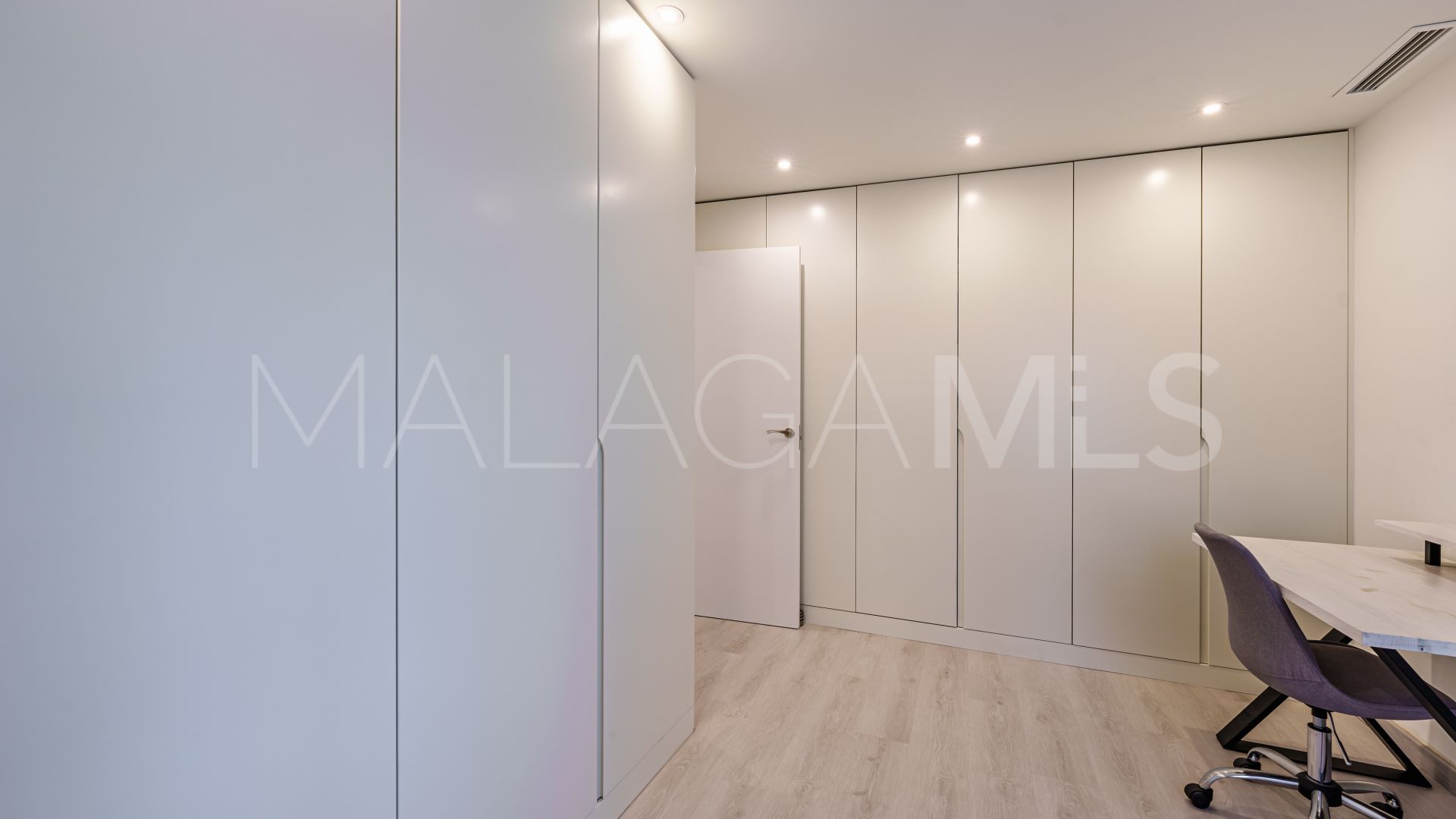 Edificio for sale in La Malagueta - La Caleta de 3 bedrooms