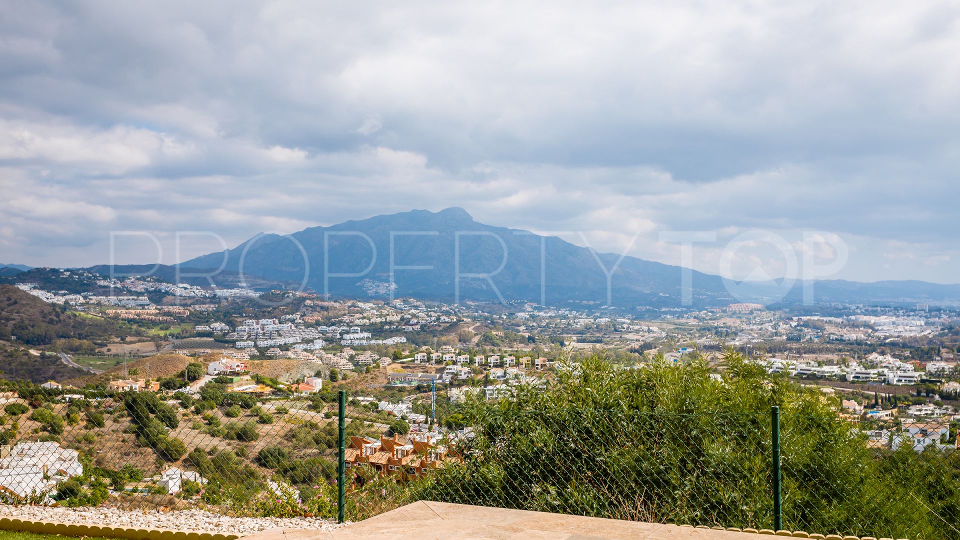 La Alqueria 3 bedrooms semi detached villa for sale