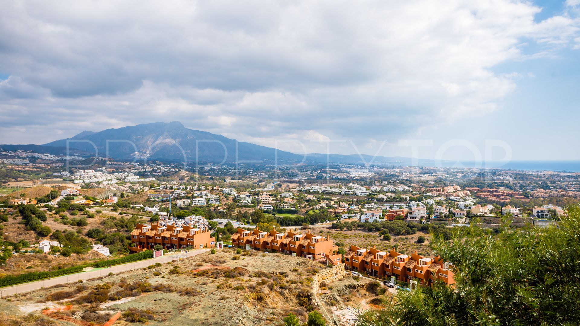 La Alqueria 3 bedrooms semi detached villa for sale