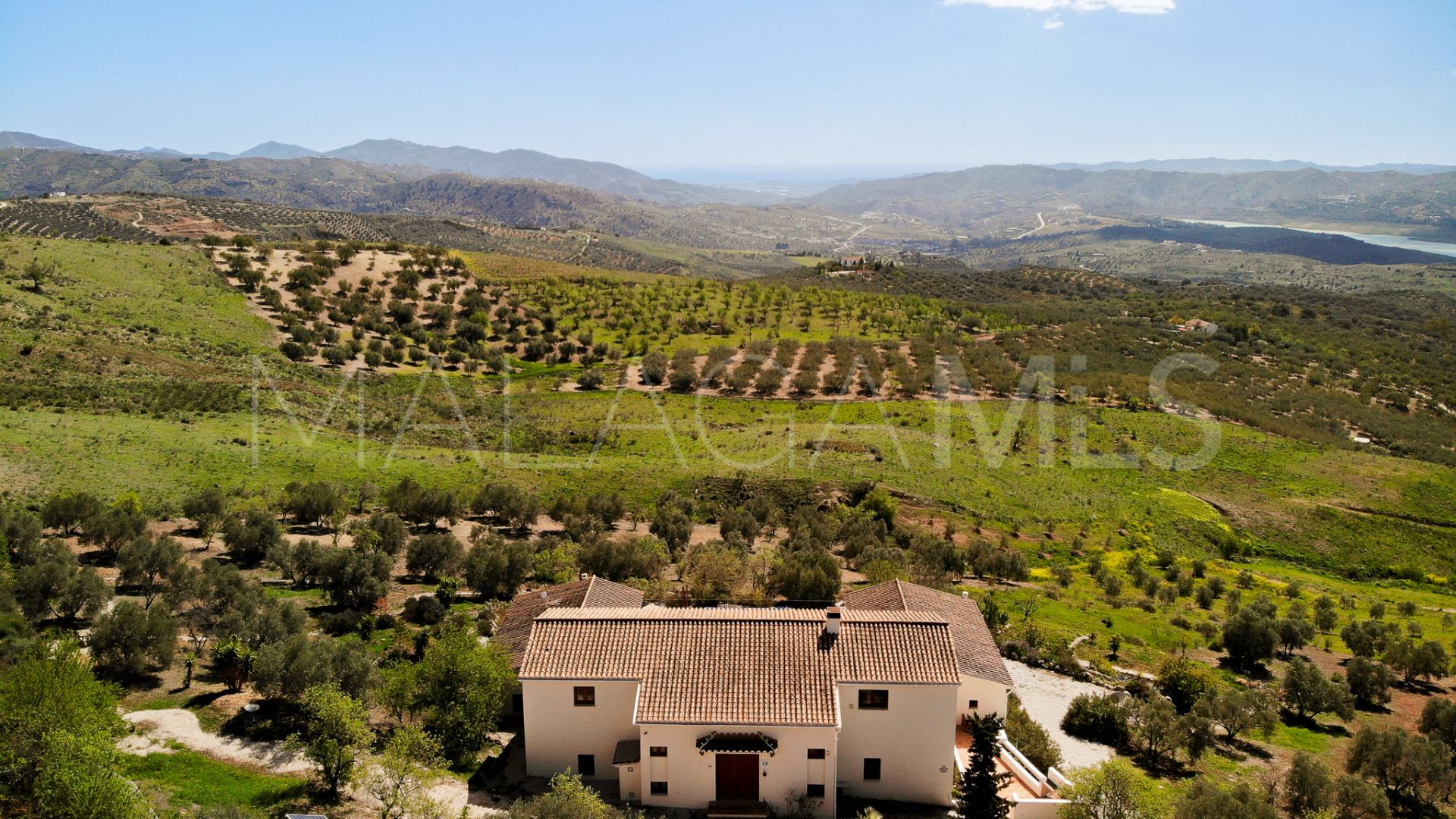 Villa for sale in Alcaucin