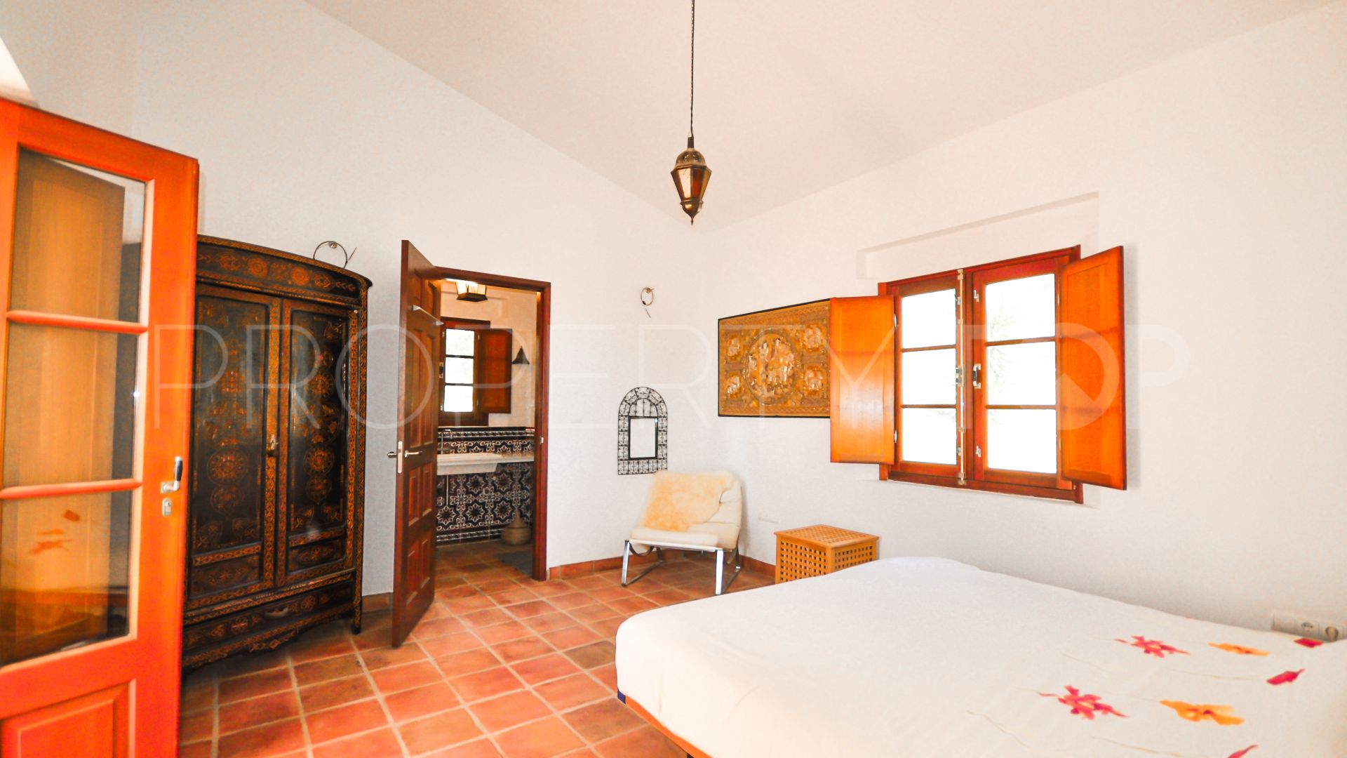 8 bedrooms villa in Alcaucin for sale
