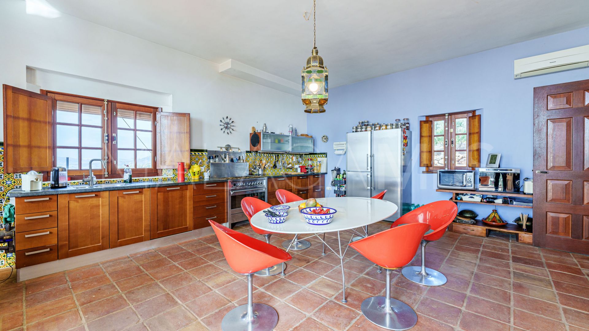 Villa for sale in Alcaucin