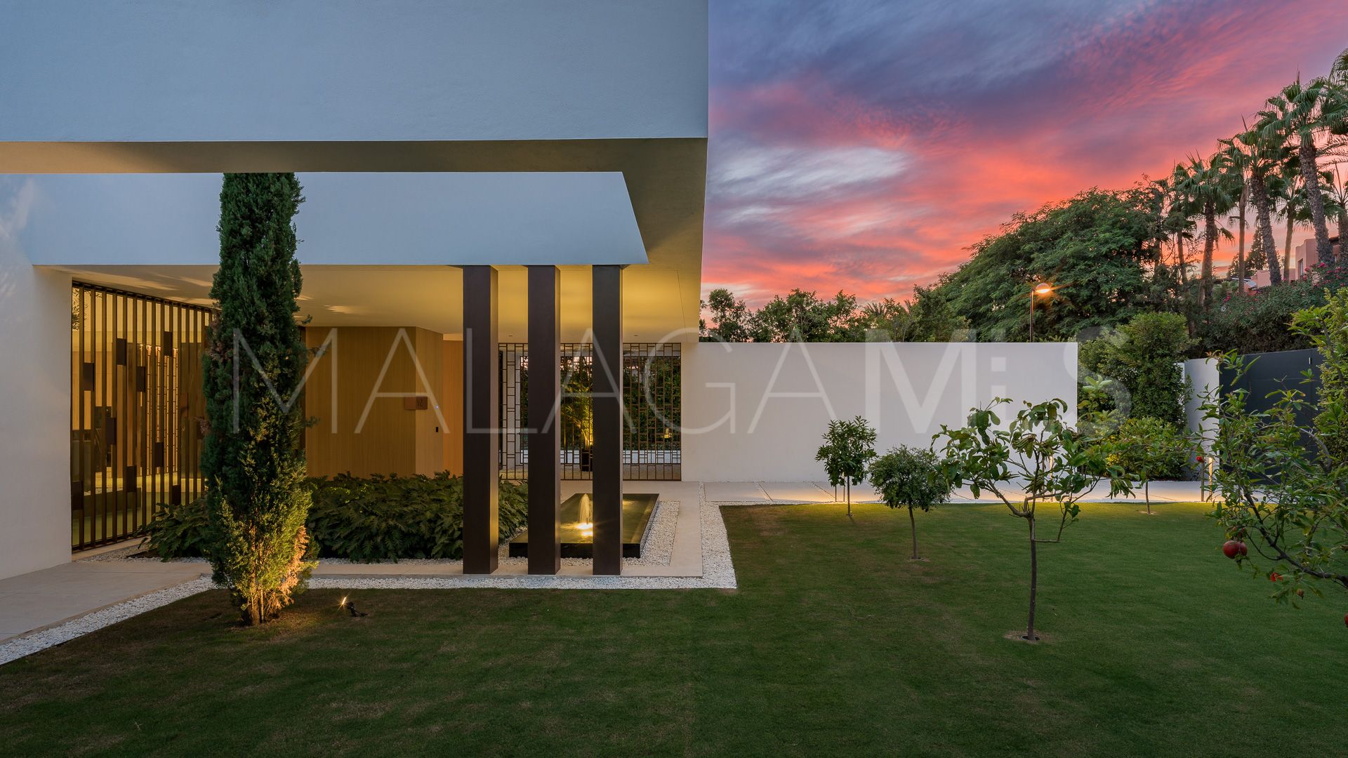 5 bedrooms Golden Mile villa for sale