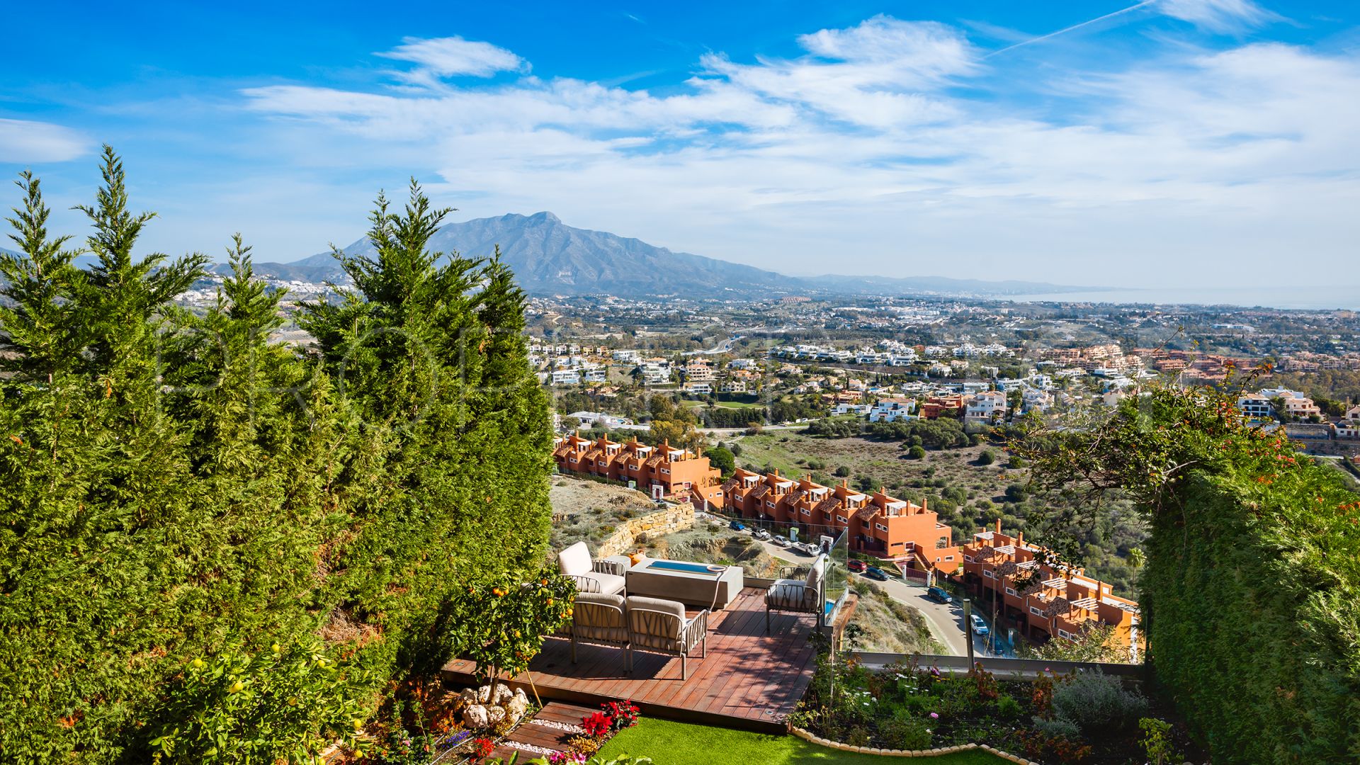 La Alqueria 4 bedrooms semi detached villa for sale