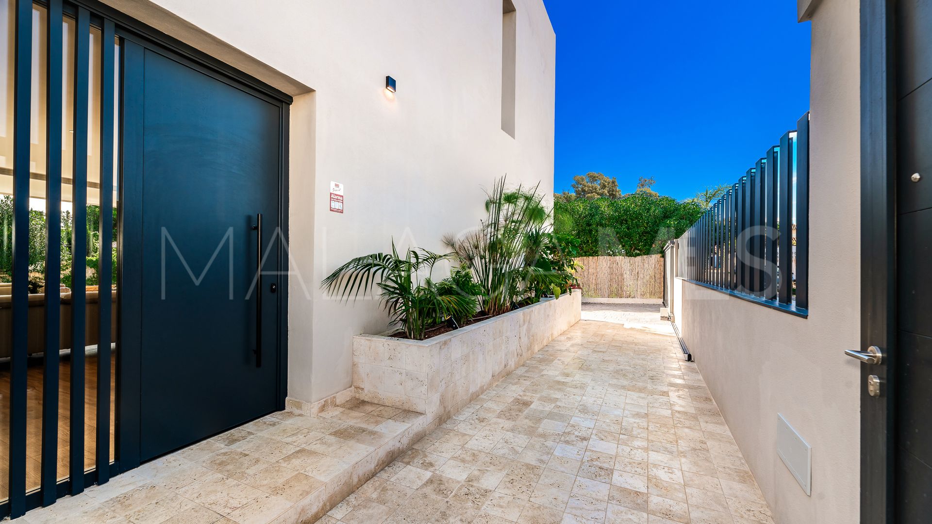 Buy villa in Linda Vista Baja with 5 bedrooms