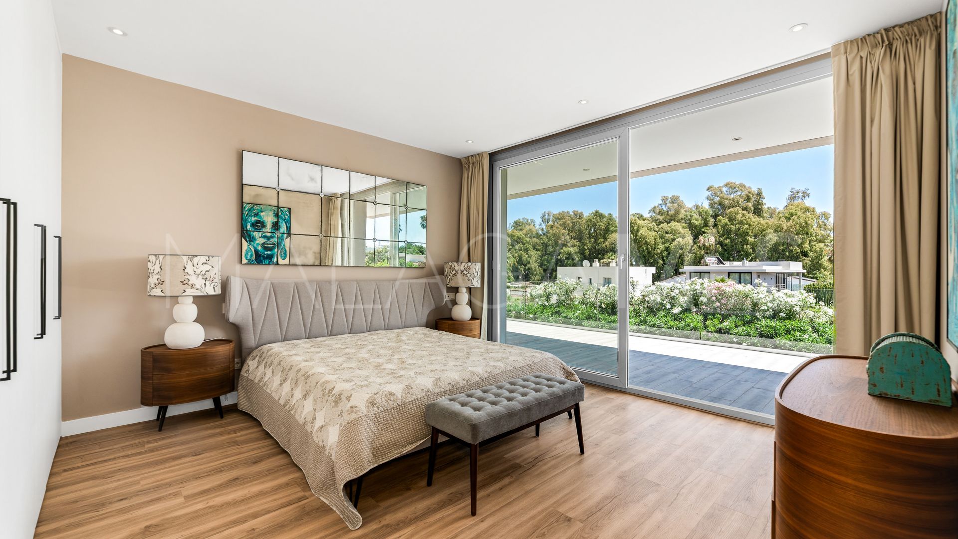 Buy villa in Linda Vista Baja with 5 bedrooms