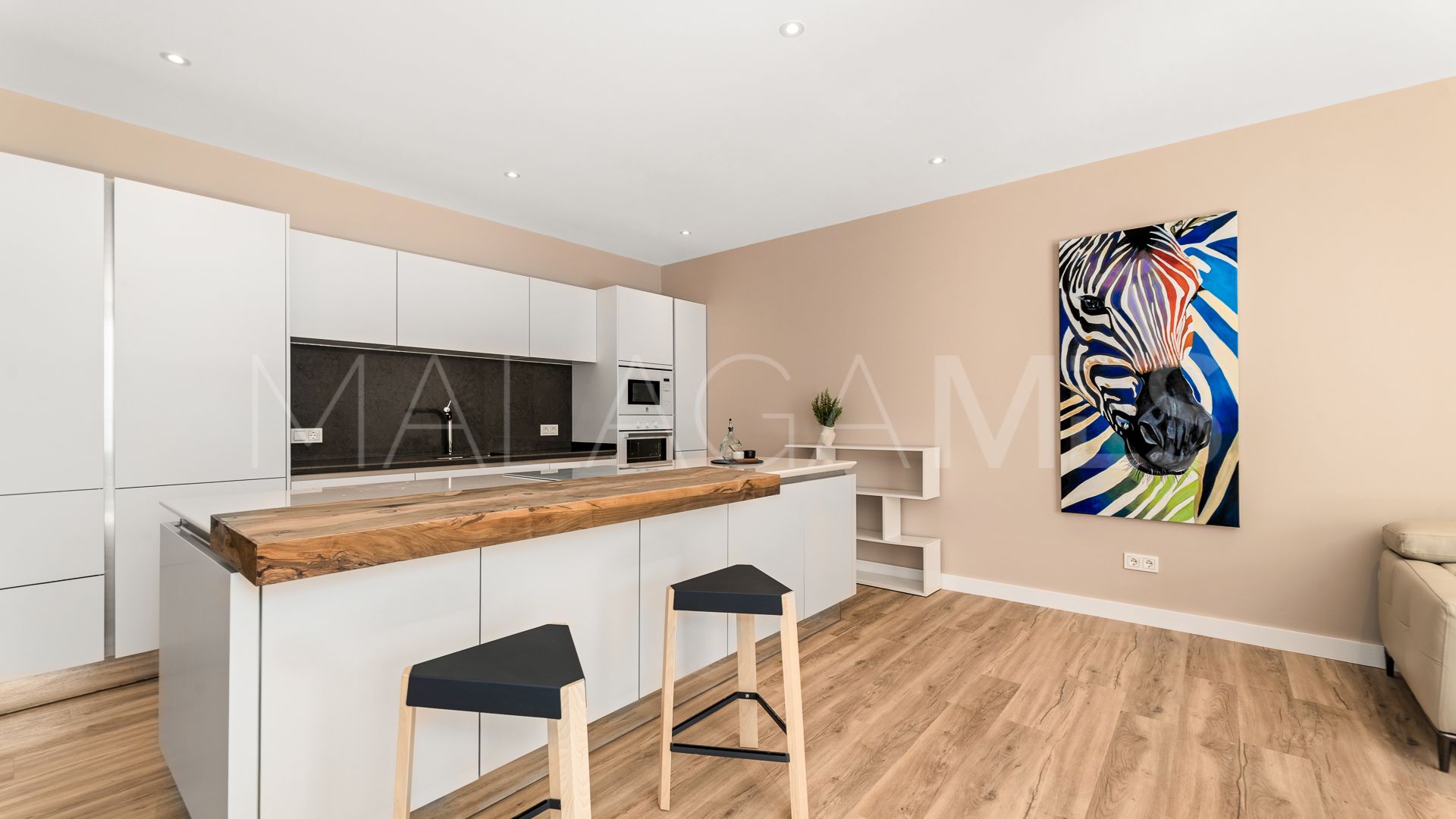 Buy villa in Linda Vista Baja with 5 bedrooms