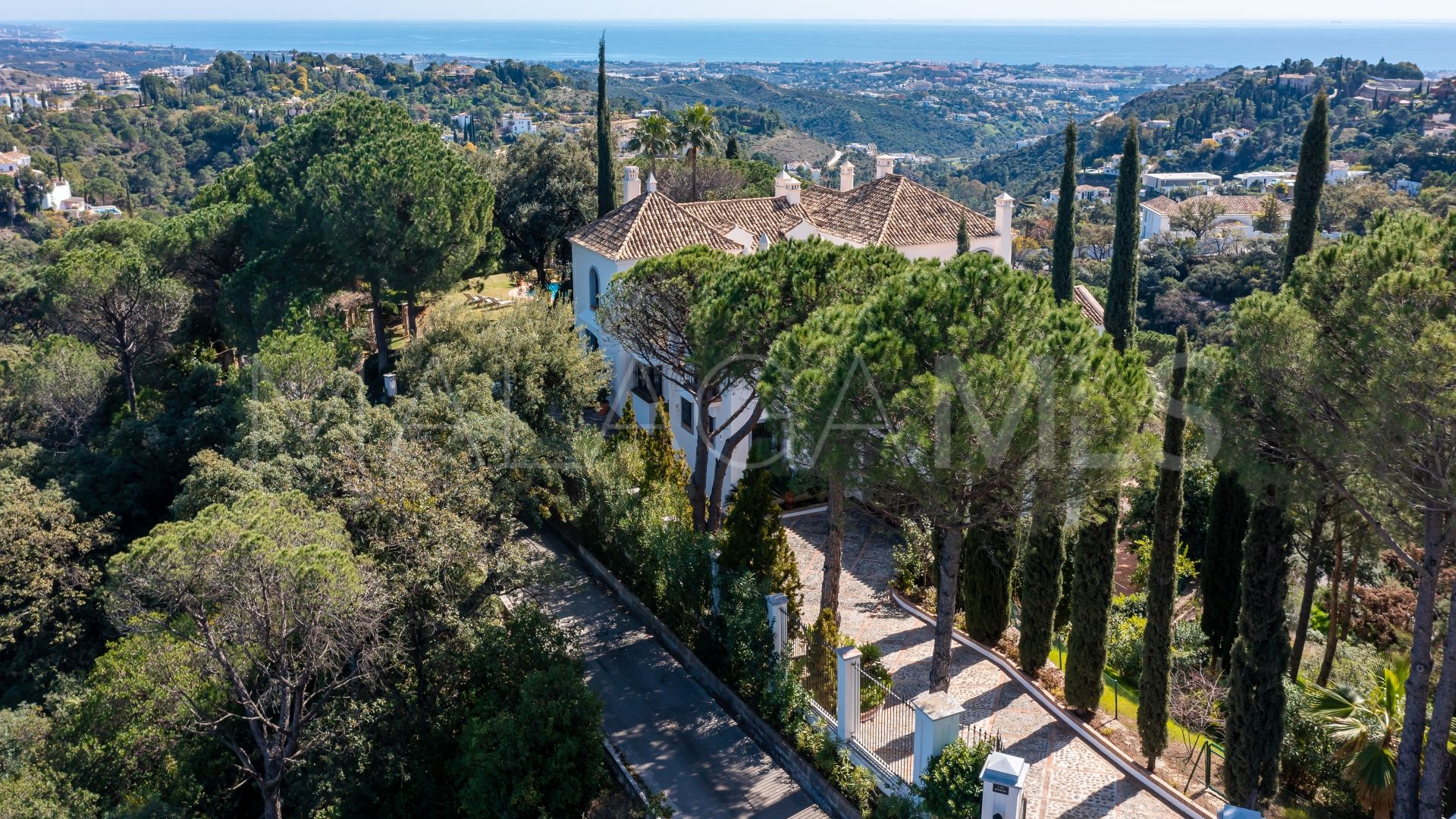 El Madroñal, villa a la venta de 7 bedrooms