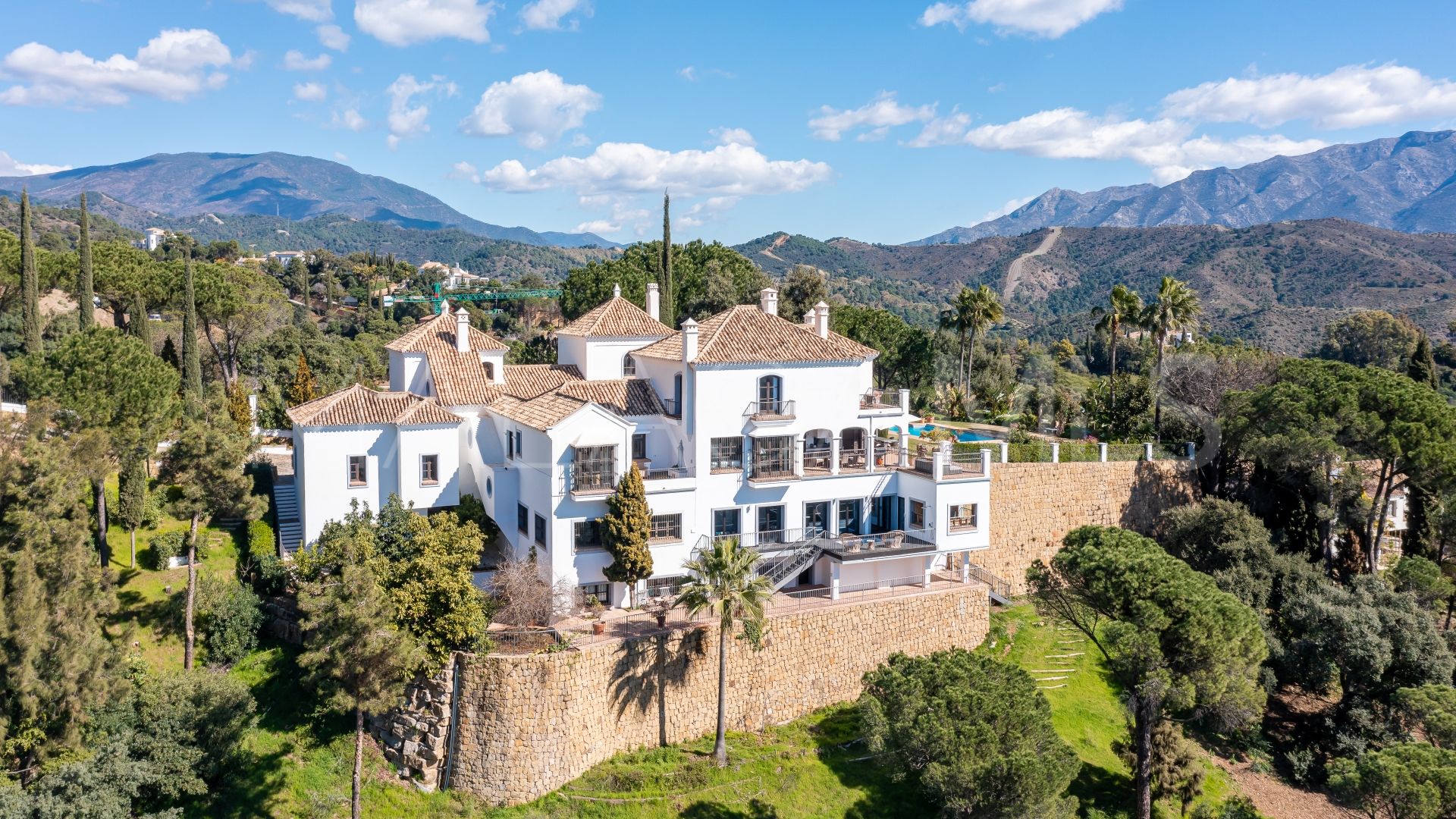 El Madroñal, villa a la venta de 7 bedrooms