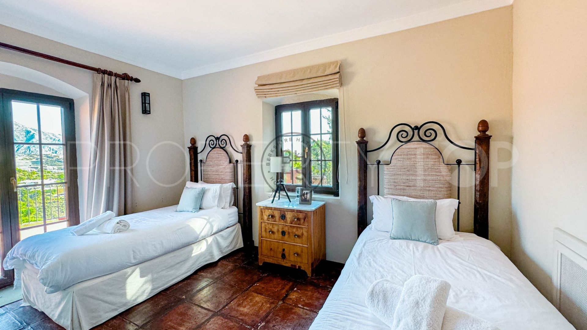 Comprar villa en El Madroñal con 7 dormitorios