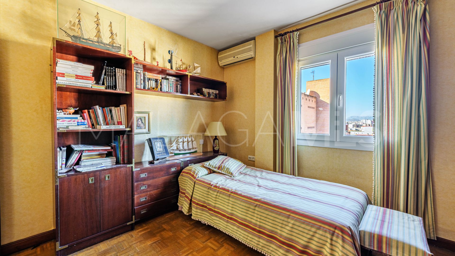Se vende apartamento with 5 bedrooms in La Victoria - Conde de Ureña - Gibralfaro