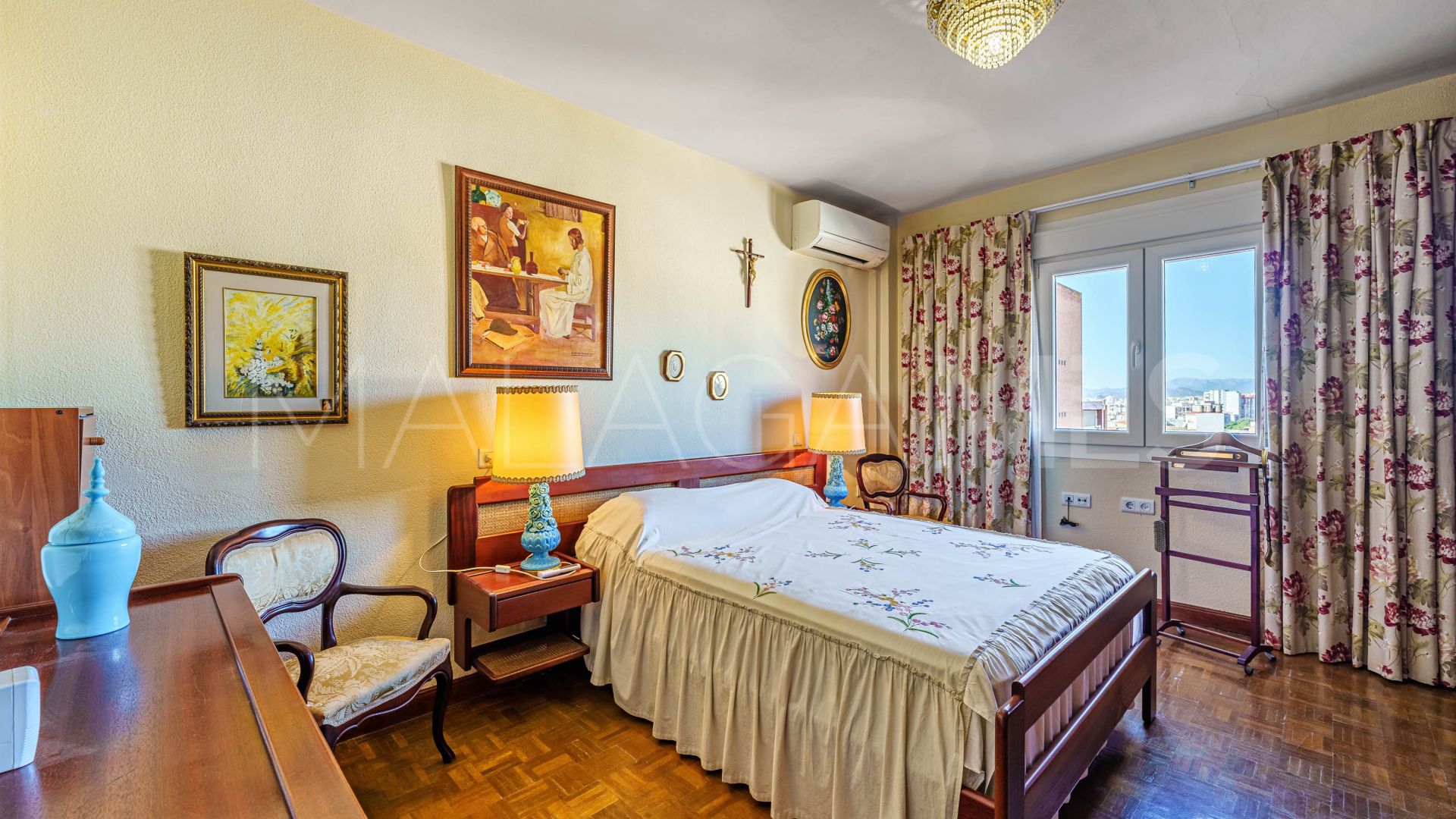 Se vende apartamento with 5 bedrooms in La Victoria - Conde de Ureña - Gibralfaro