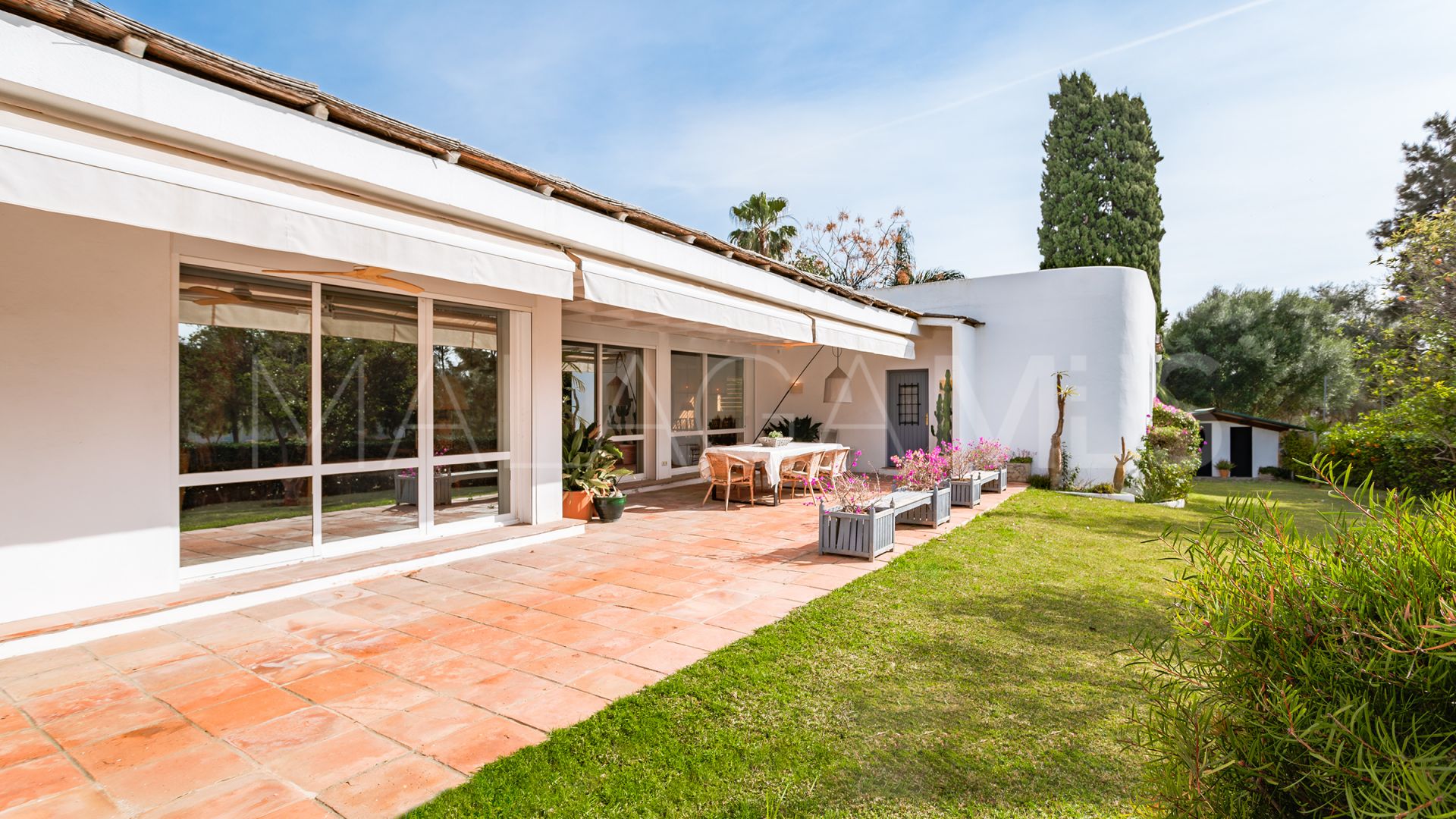 Villa for sale in Guadalmina Alta with 4 bedrooms