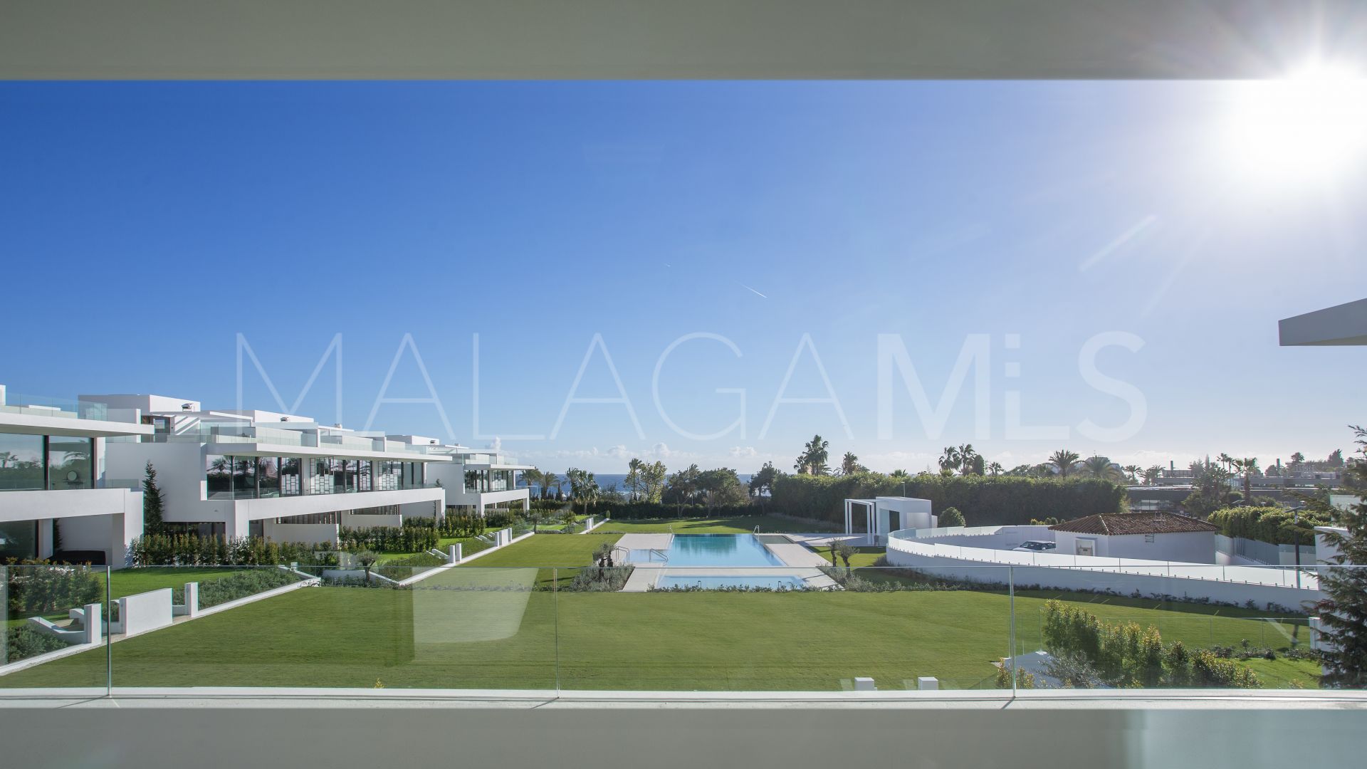 Villa pareada for sale in Golden Mile