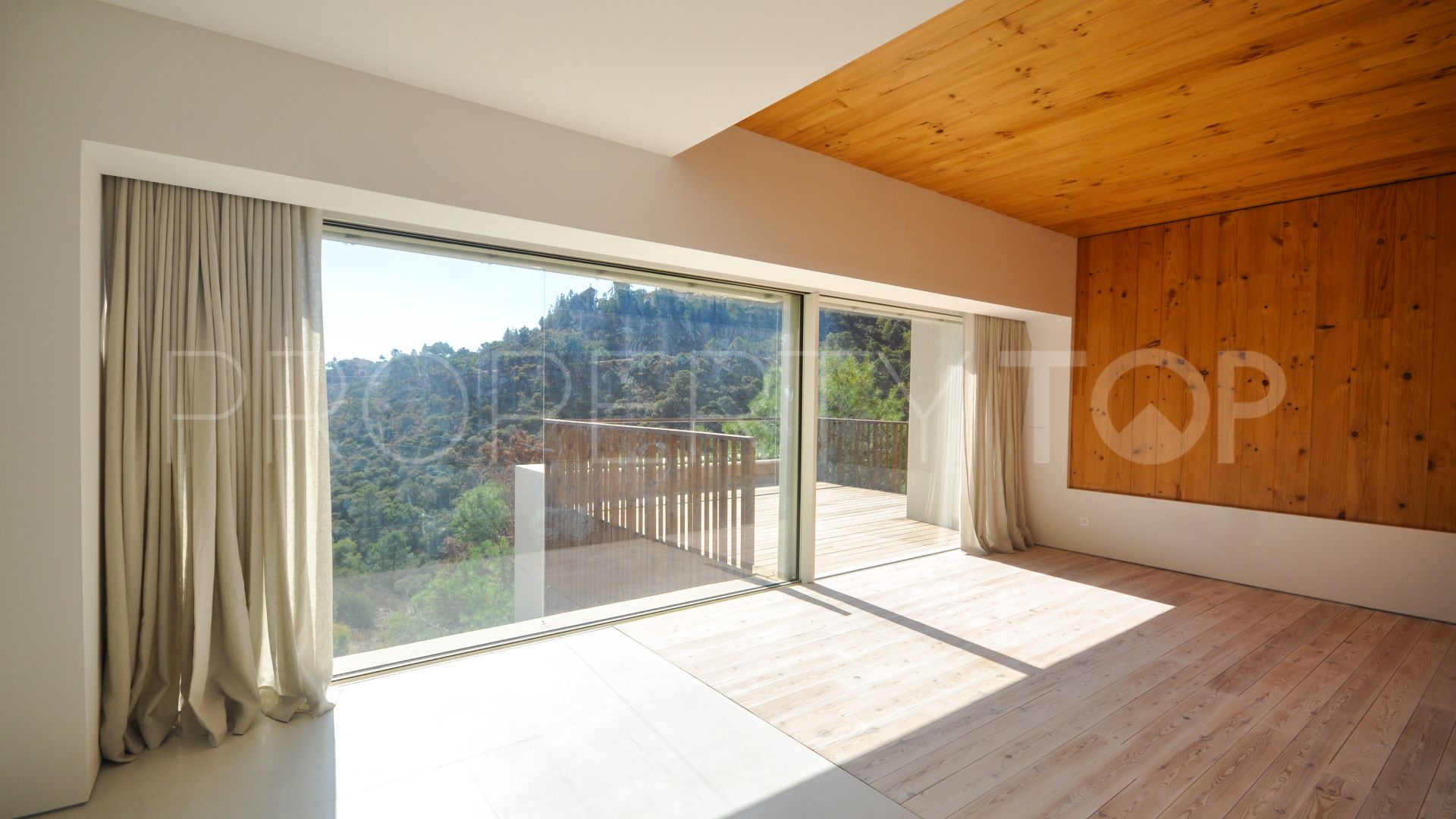 Villa a la venta con 4 dormitorios en El Madroñal