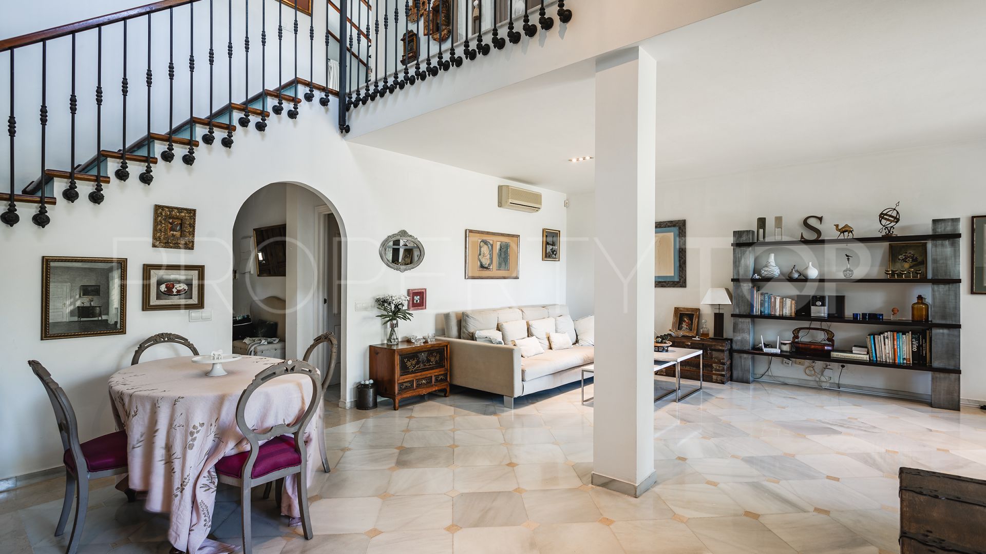 Comprar villa pareada de 3 dormitorios en Guadalmina Alta