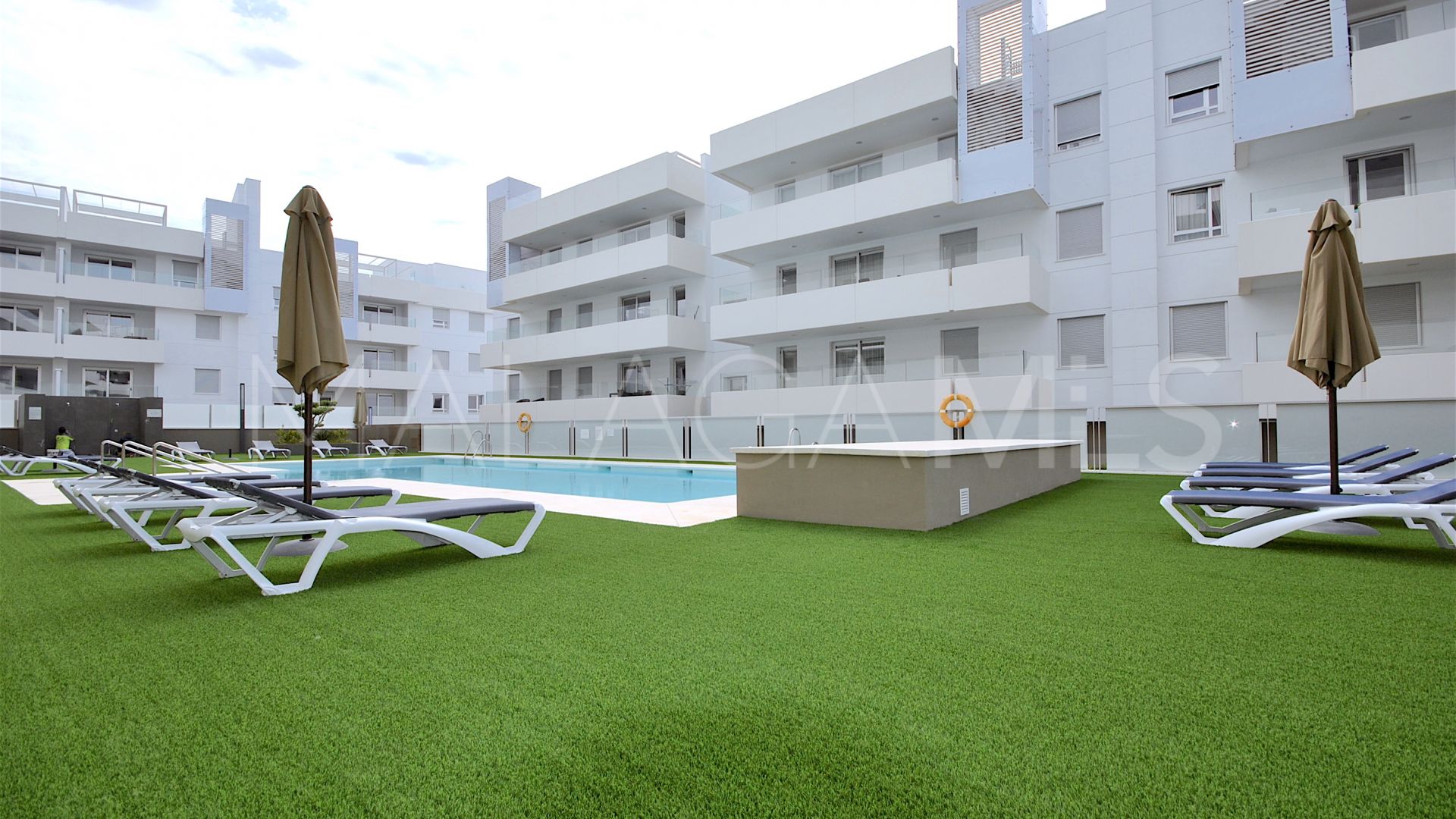 Buy San Pedro de Alcantara ground floor apartment with 2 bedrooms
