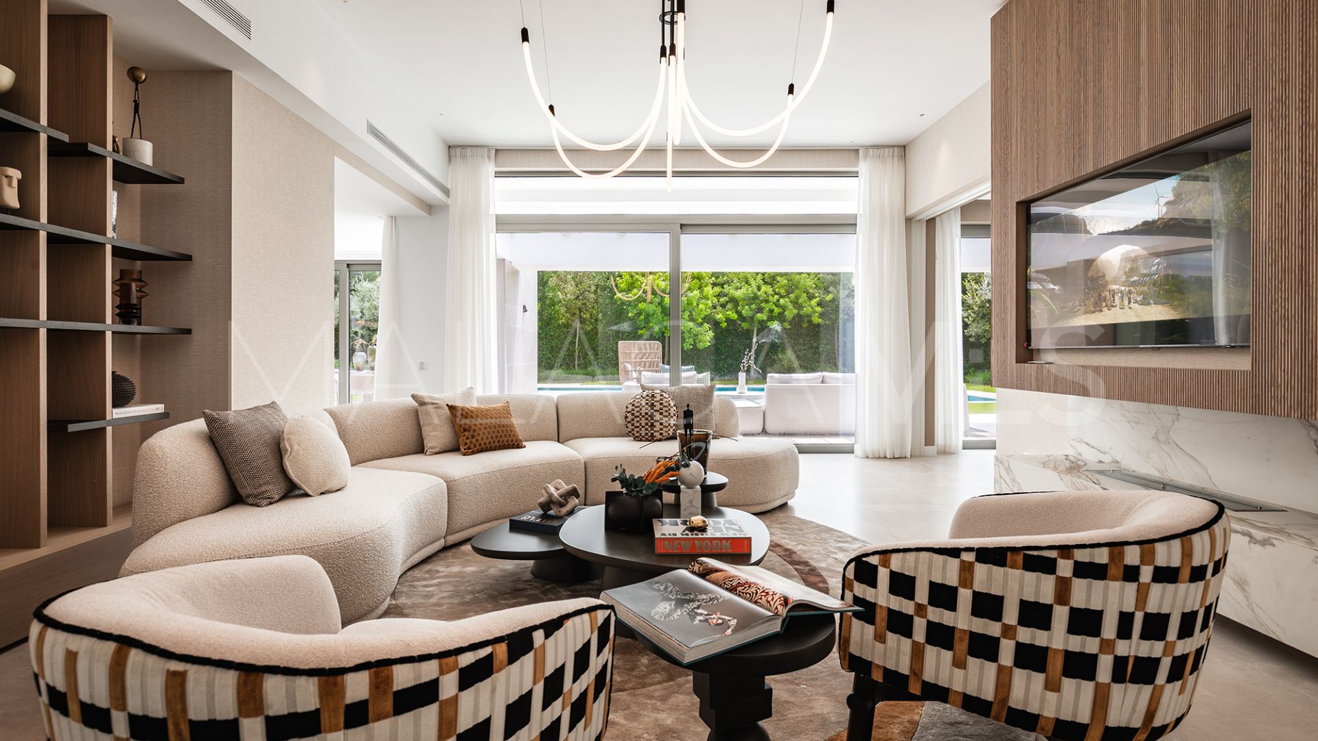 Villa for sale in El Paraiso