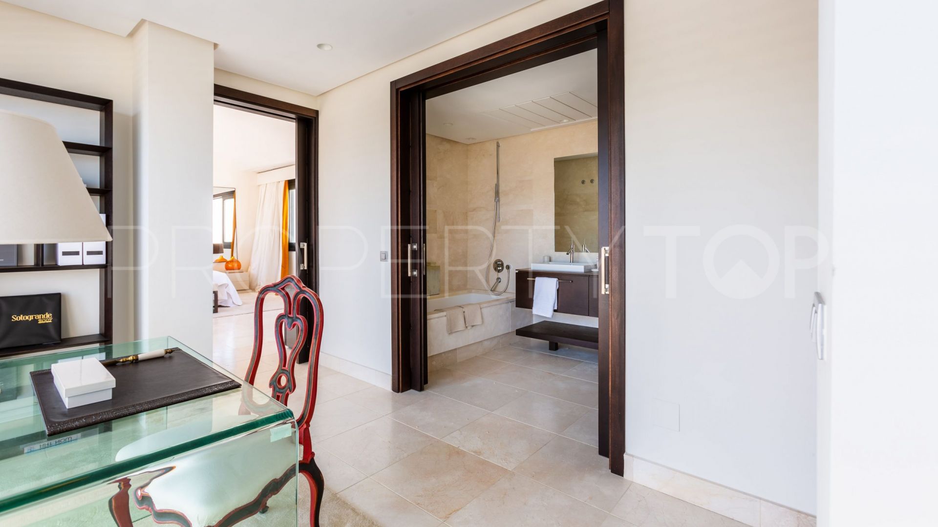 For sale Sotogrande duplex with 3 bedrooms