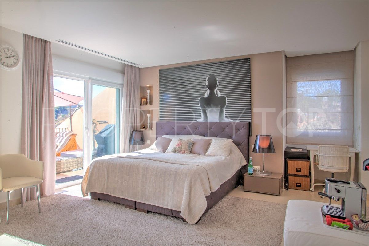Comprar atico duplex en Nueva Andalucia de 2 dormitorios