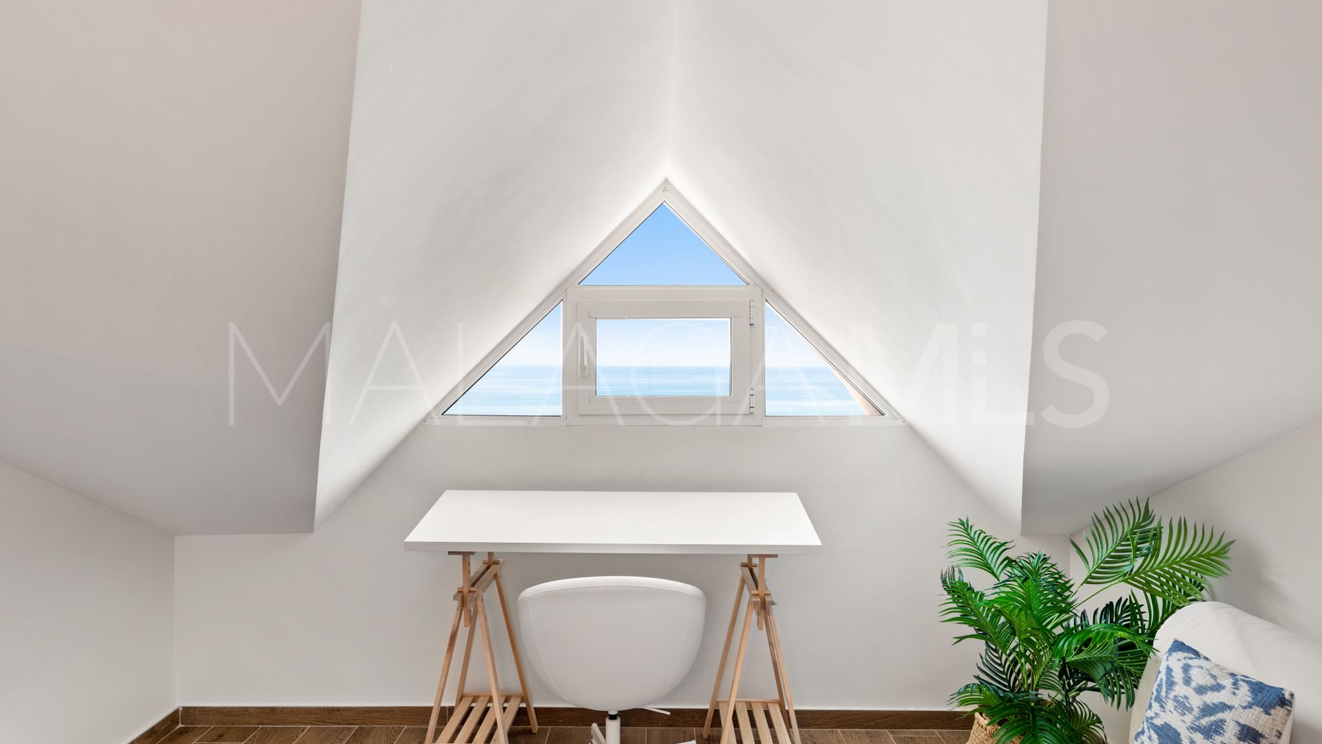 For sale Estepona duplex penthouse