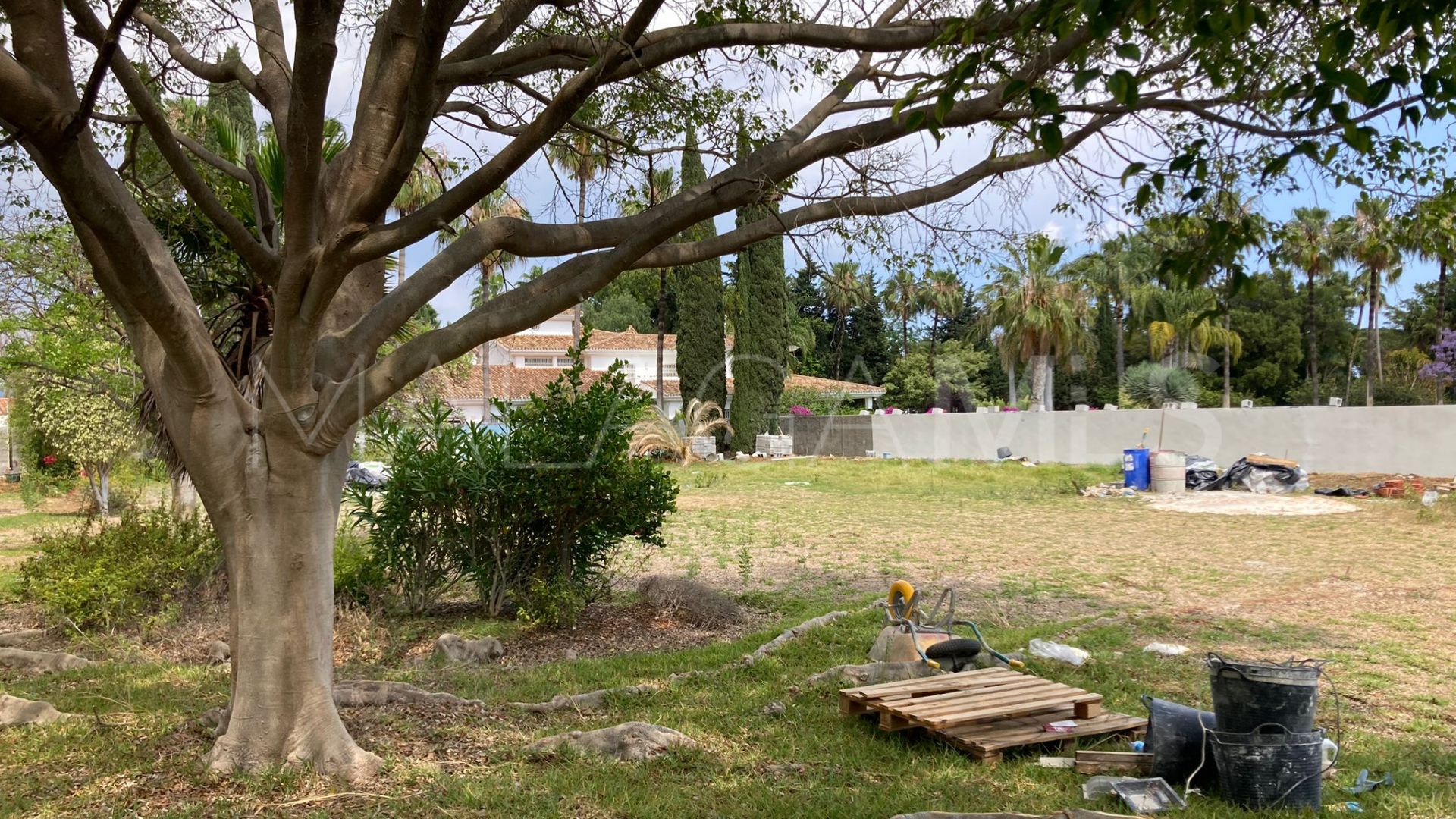 Terrain for sale in Guadalmina Baja
