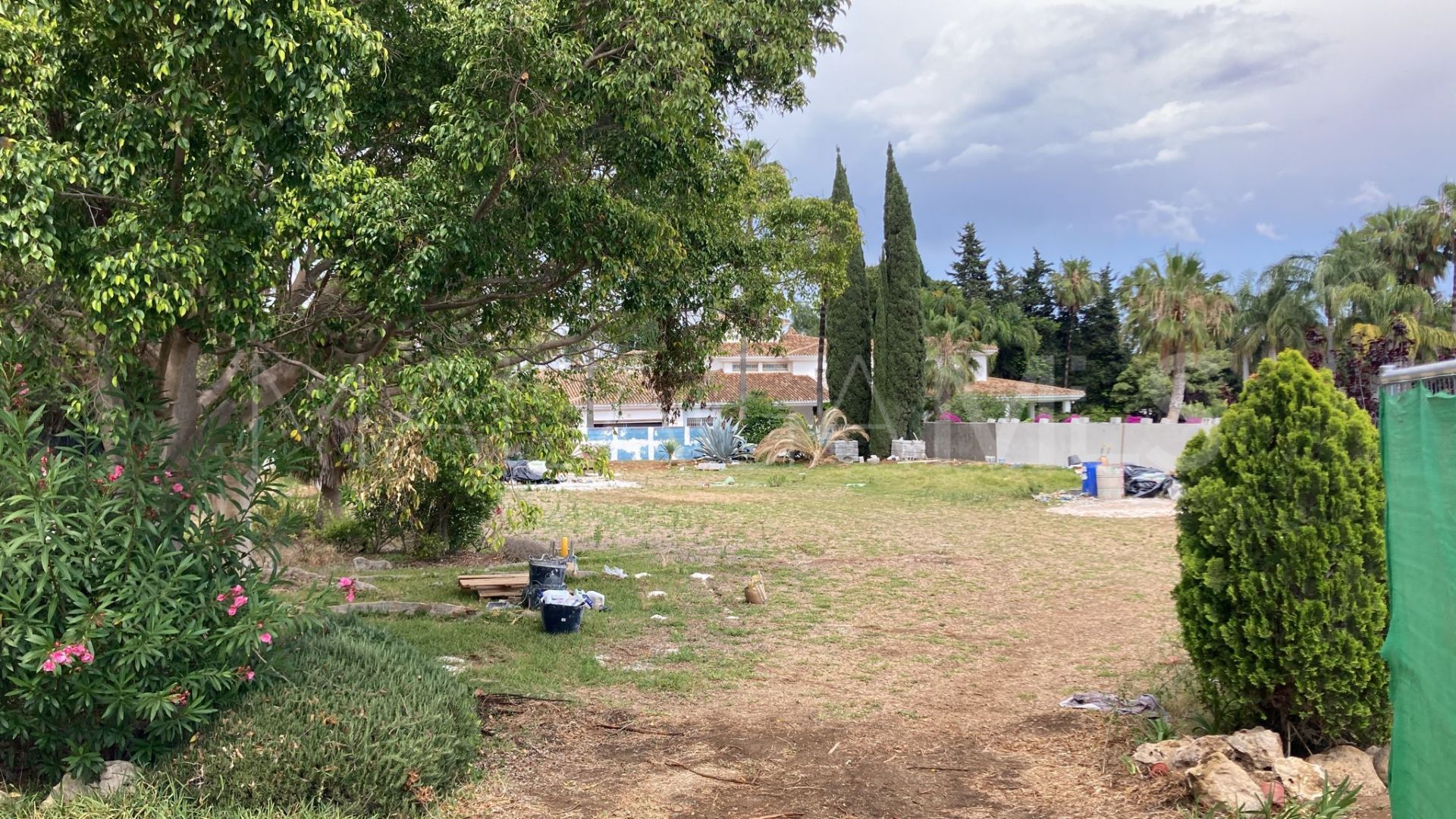 Terrain for sale in Guadalmina Baja