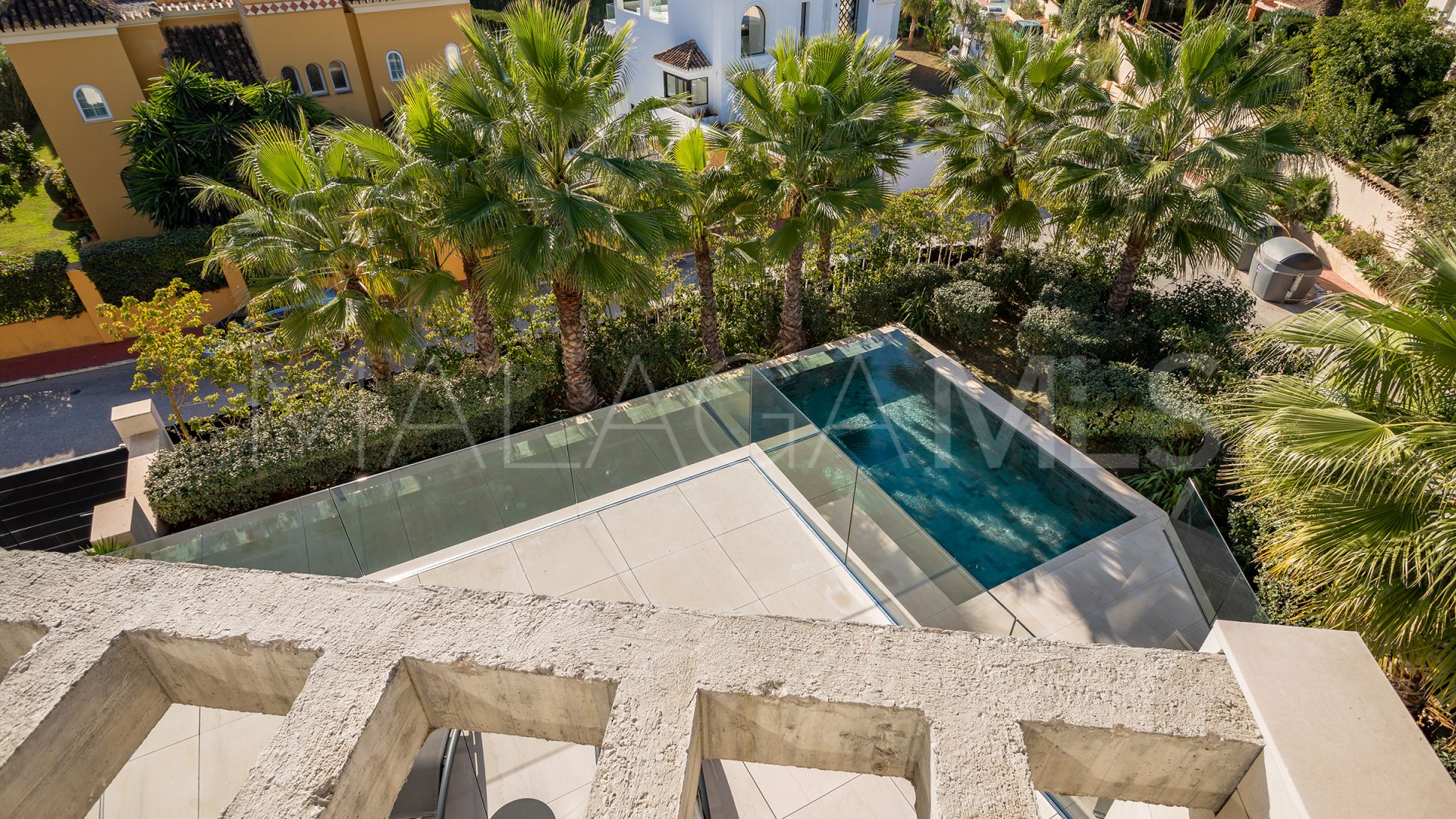 For sale villa in Parcelas del Golf with 6 bedrooms