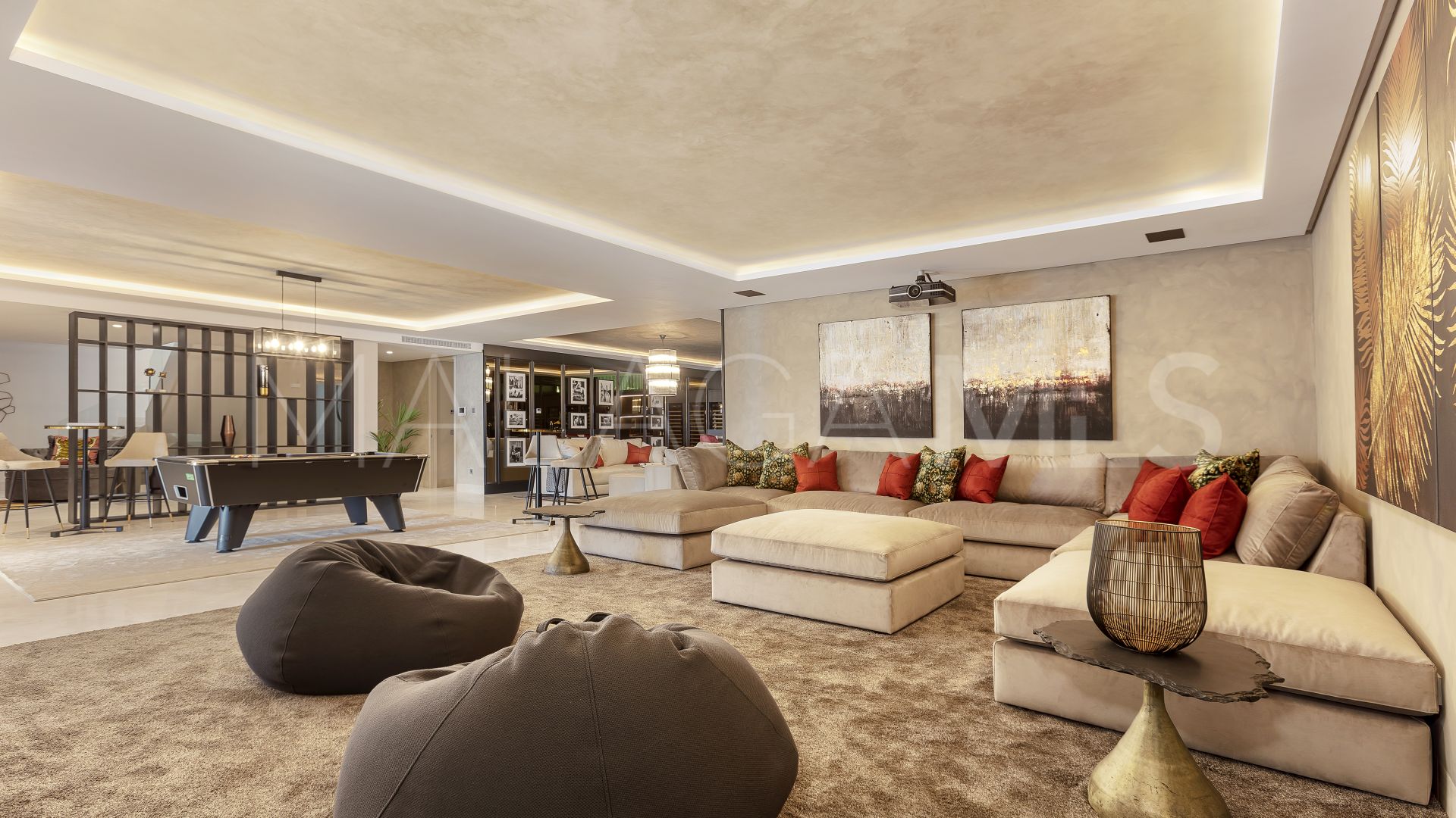 Villa for sale in Paraiso Alto