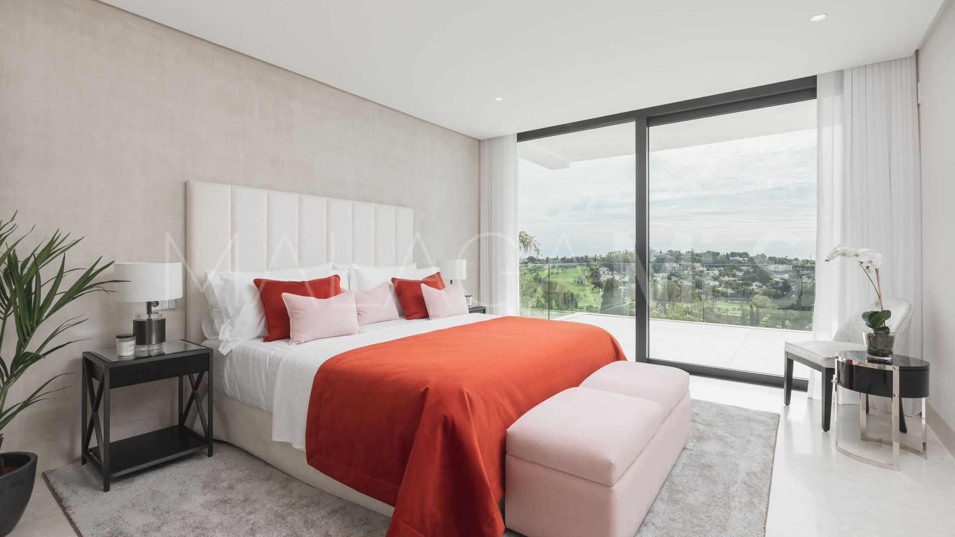 Villa for sale in Paraiso Alto