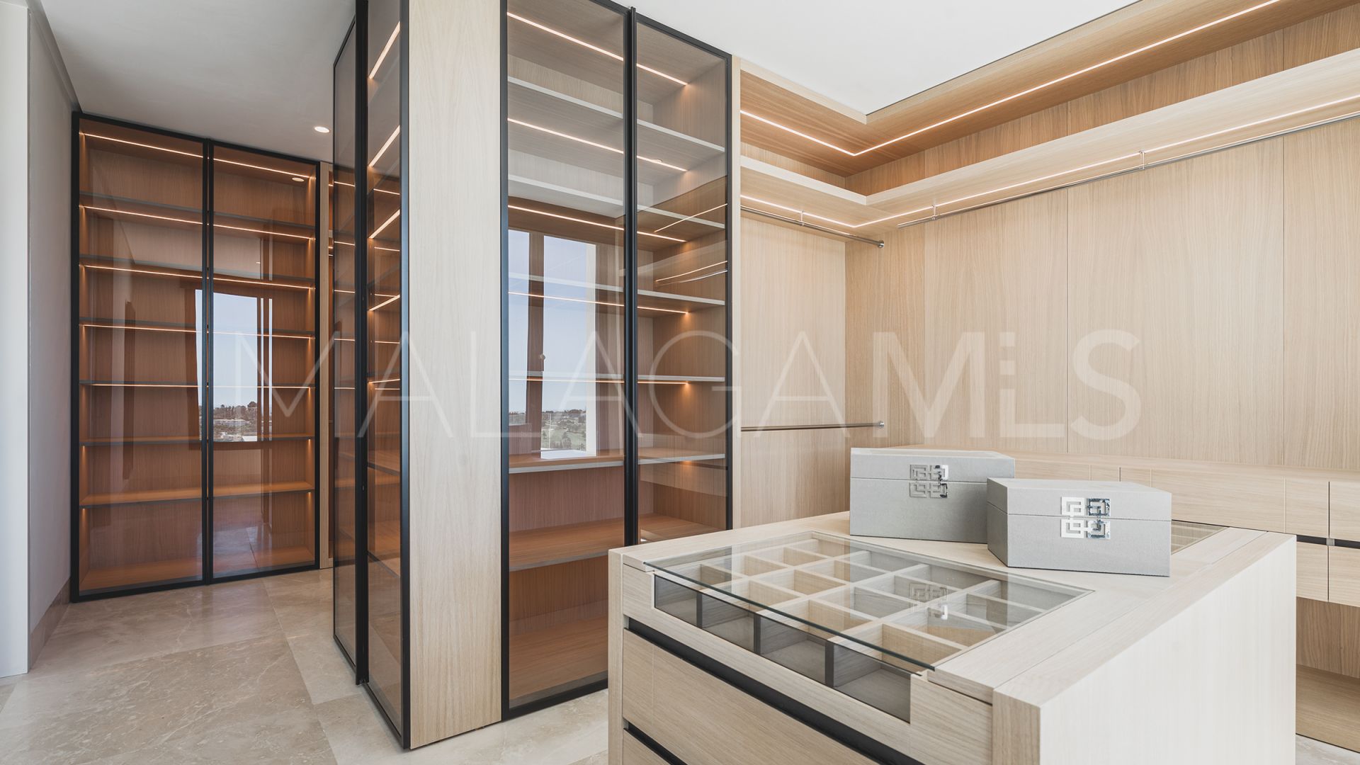 Villa for sale in Paraiso Alto