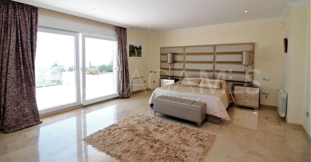 Villa for sale in Paraiso Alto