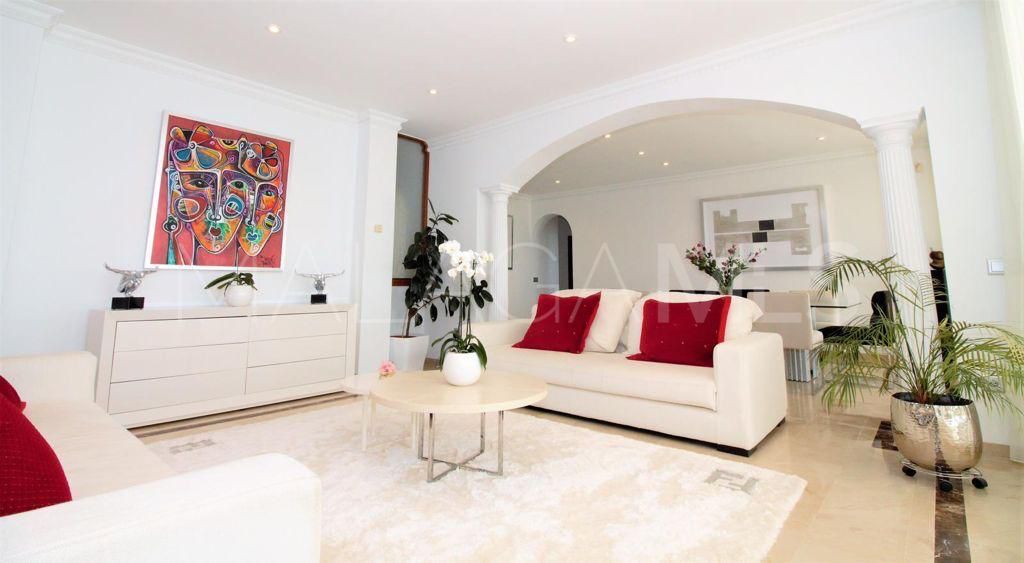 Villa for sale in Paraiso Alto