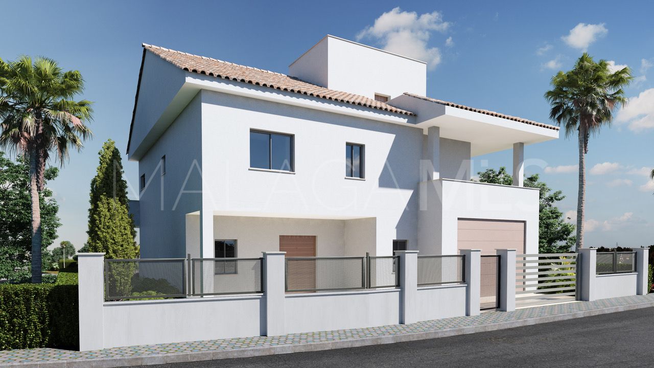 Villa for sale in Benalmadena