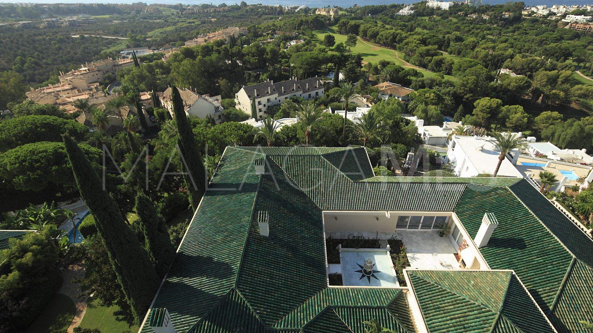 For sale Rio Real villa with 10 bedrooms