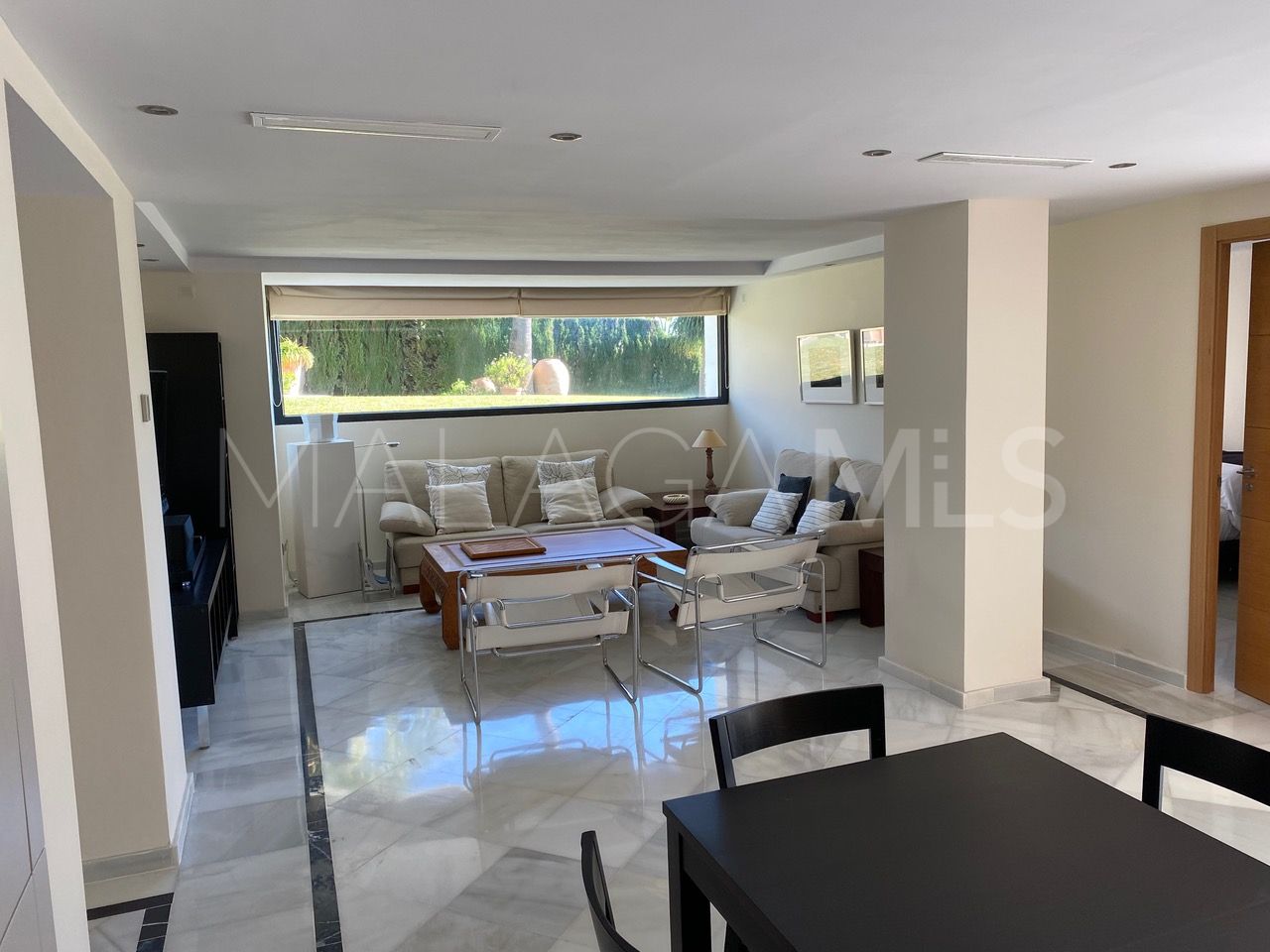 Villa for sale in Los Naranjos de Marbella with 5 bedrooms