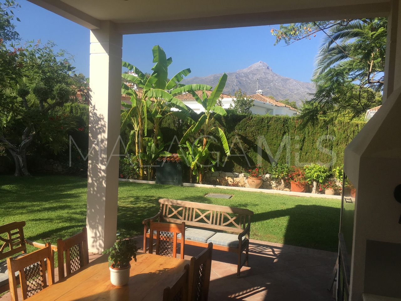 Villa for sale in Los Naranjos de Marbella