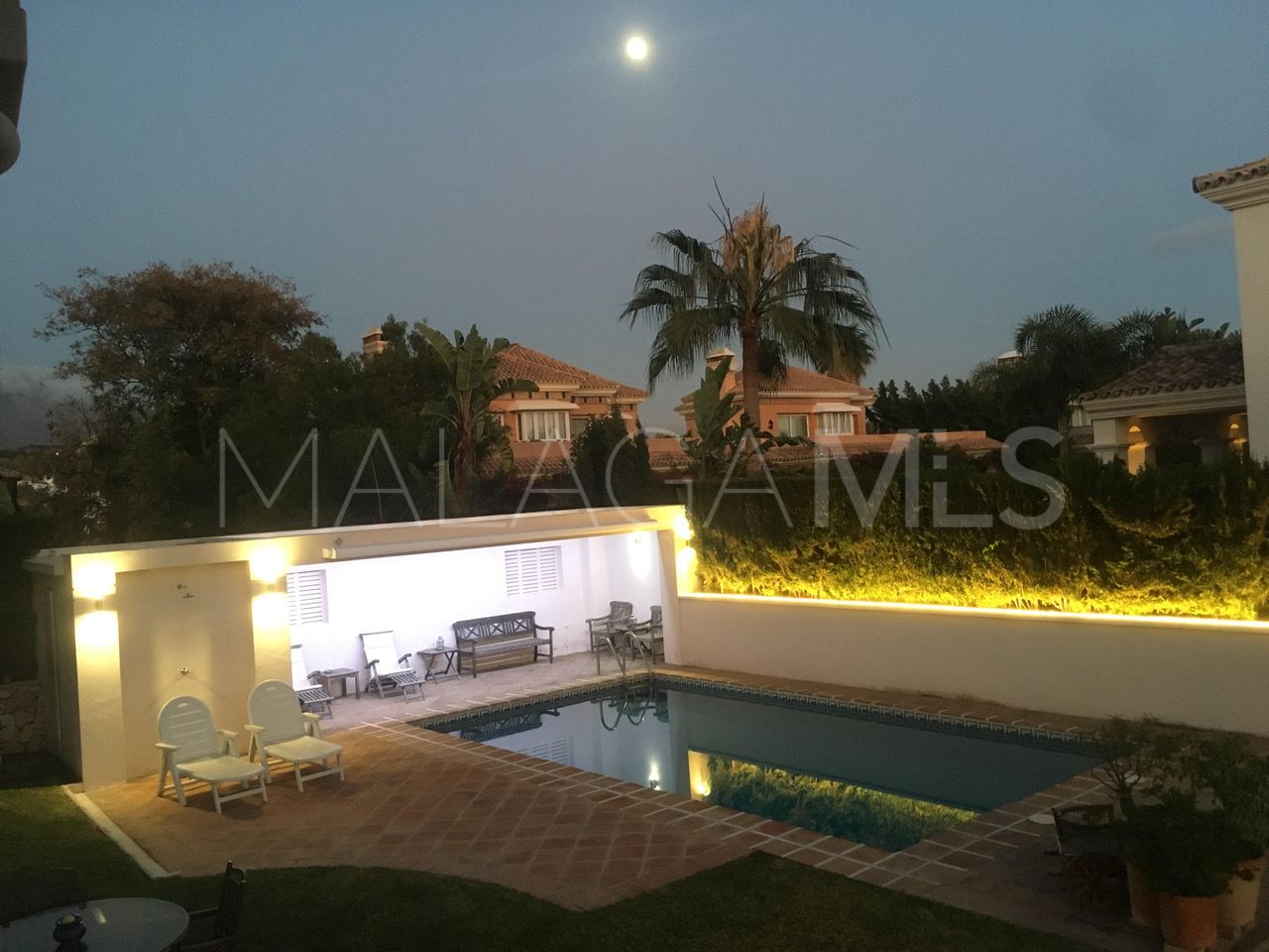 Villa for sale in Los Naranjos de Marbella with 5 bedrooms