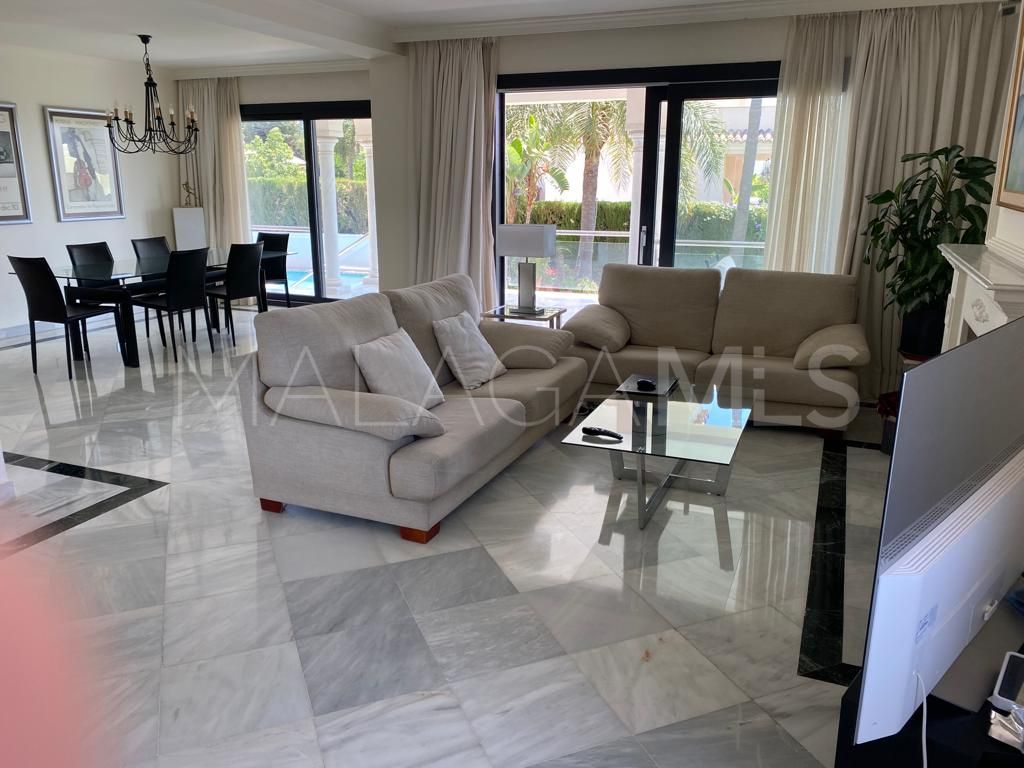 Villa for sale in Los Naranjos de Marbella