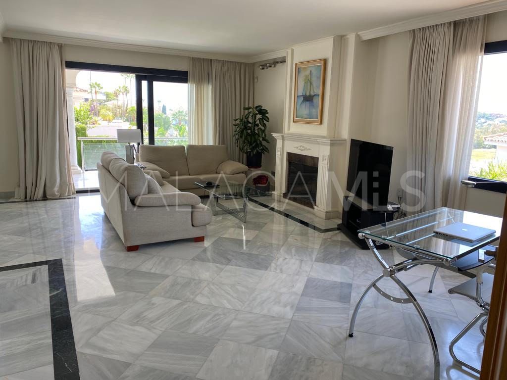 Villa for sale in Los Naranjos de Marbella