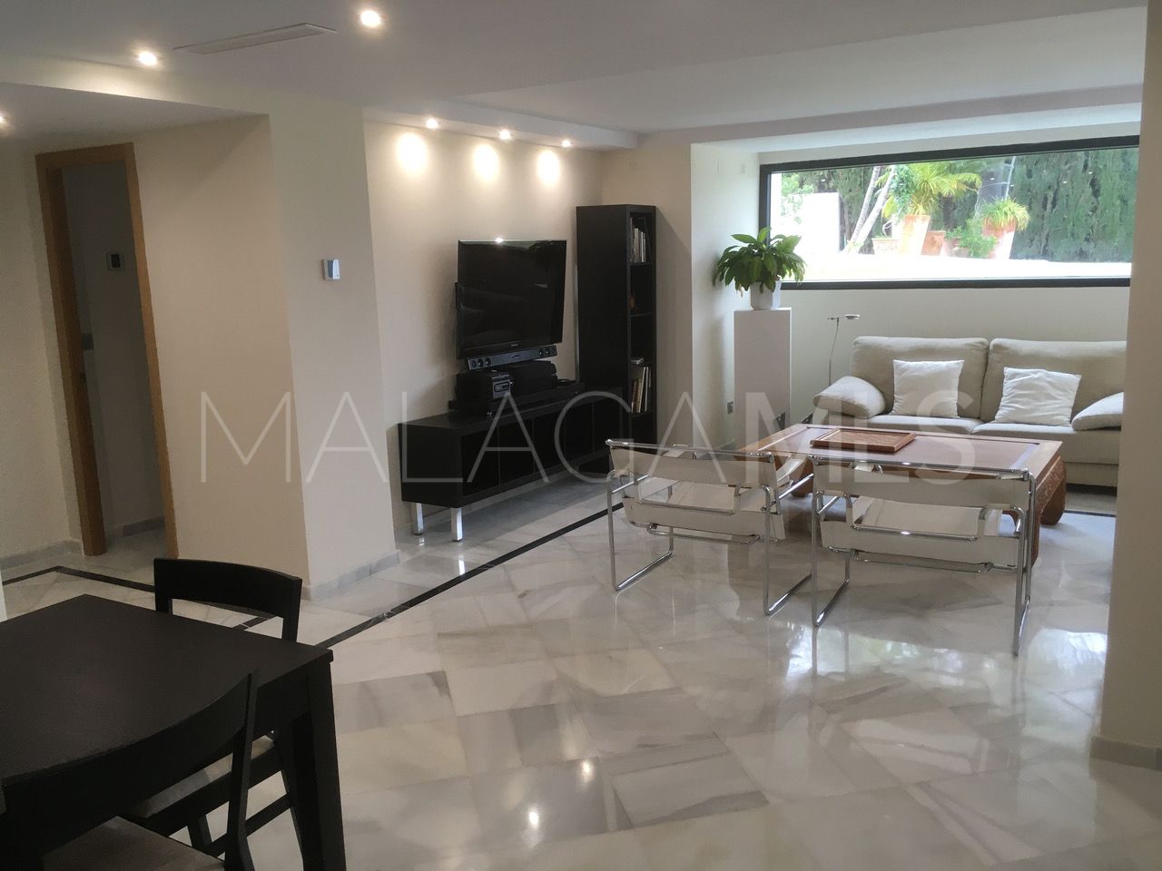 Villa for sale with 5 bedrooms in Los Naranjos de Marbella