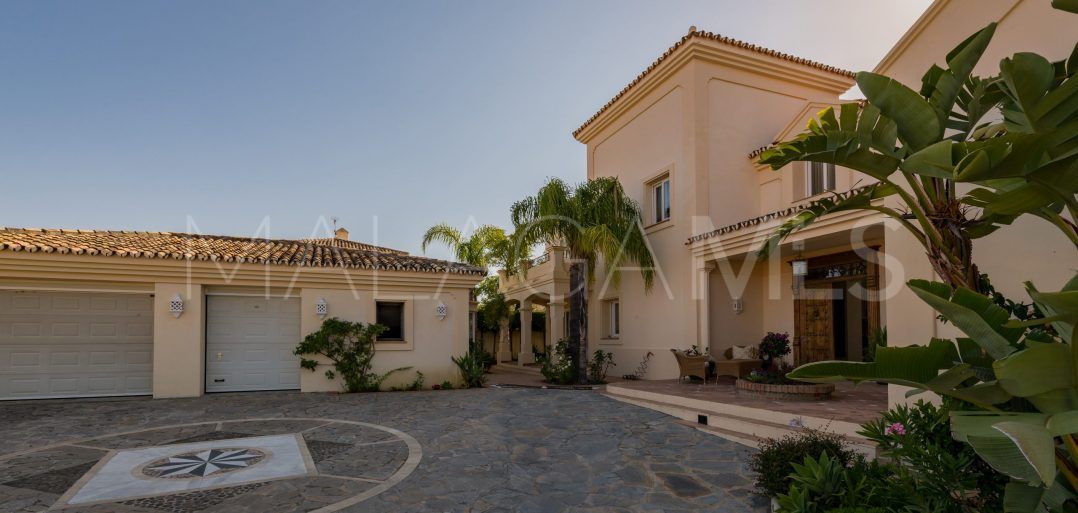 Villa for sale in Monte Halcones