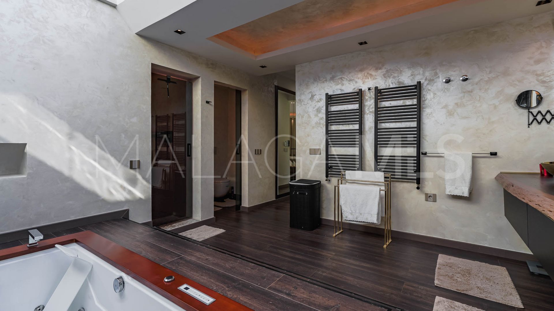 Villa for sale de 8 bedrooms in Las Brisas