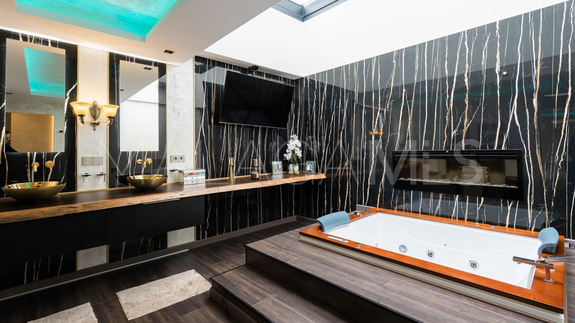 Villa for sale de 8 bedrooms in Las Brisas