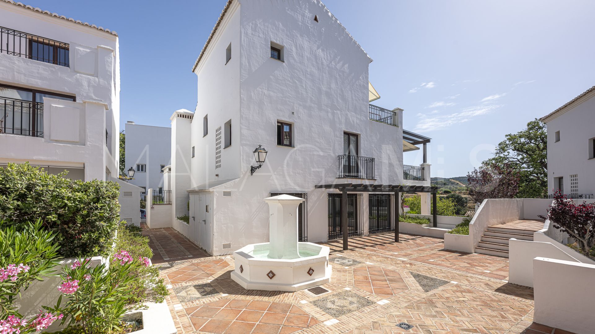 4 bedrooms Los Altos de los Monteros triplex for sale