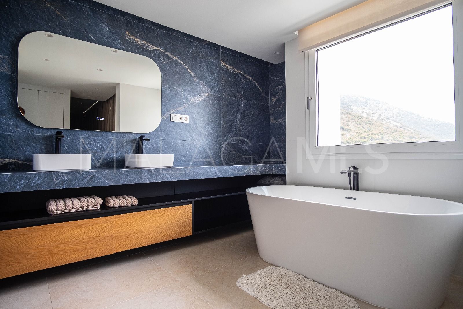 Villa for sale in Mijas