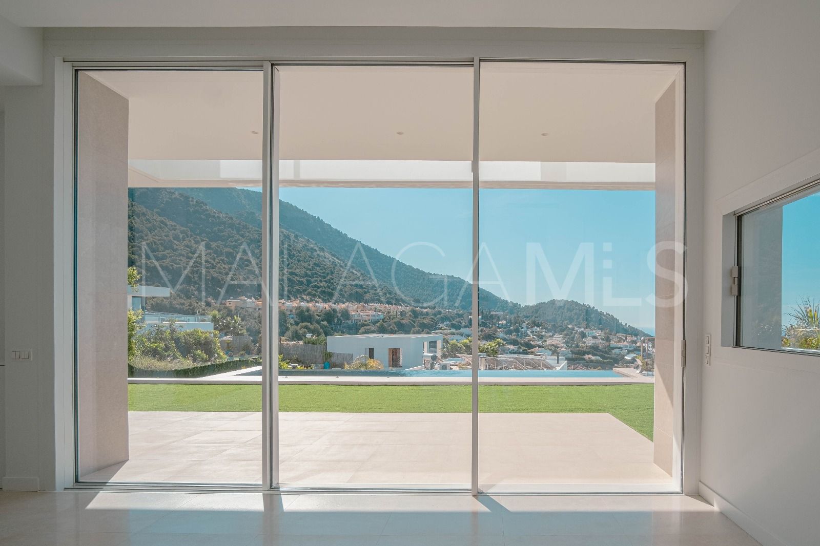 Villa for sale in Mijas