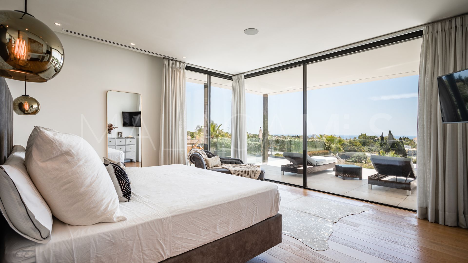 Villa for sale in Lomas del Virrey