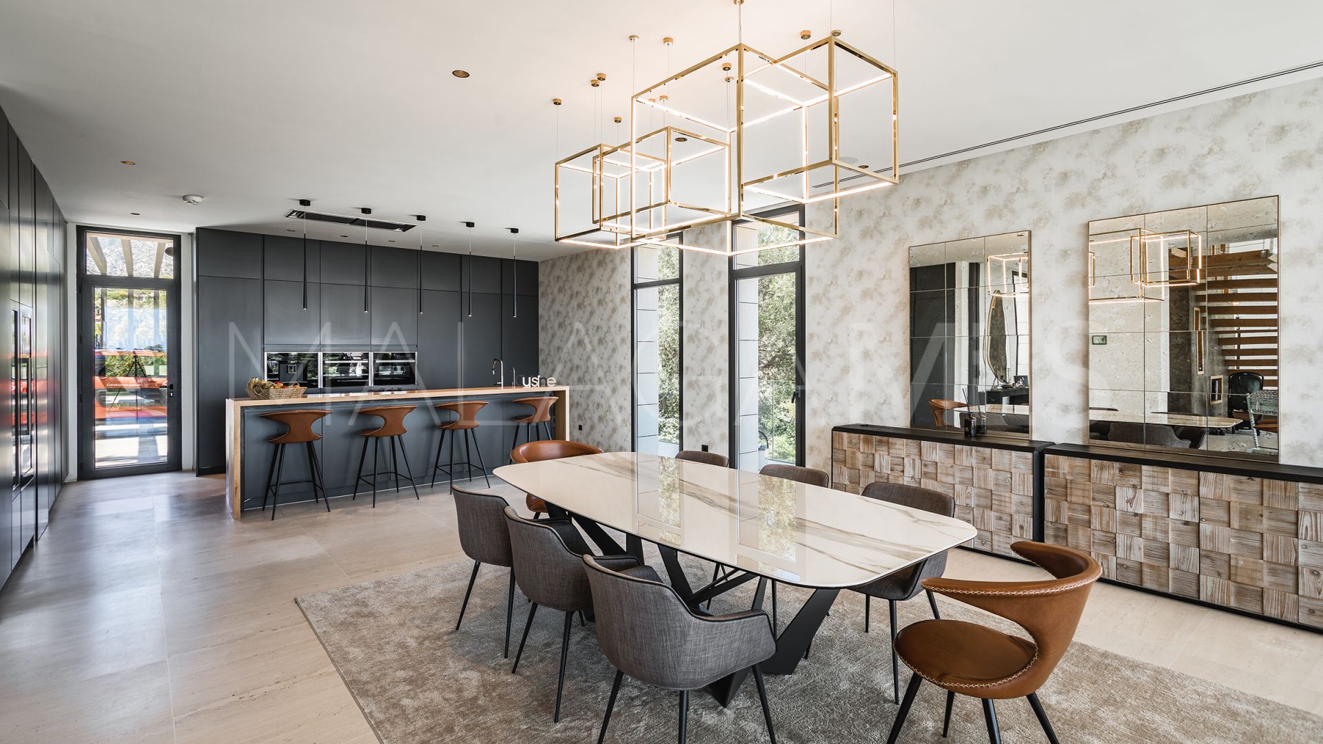 Villa for sale in Lomas del Virrey