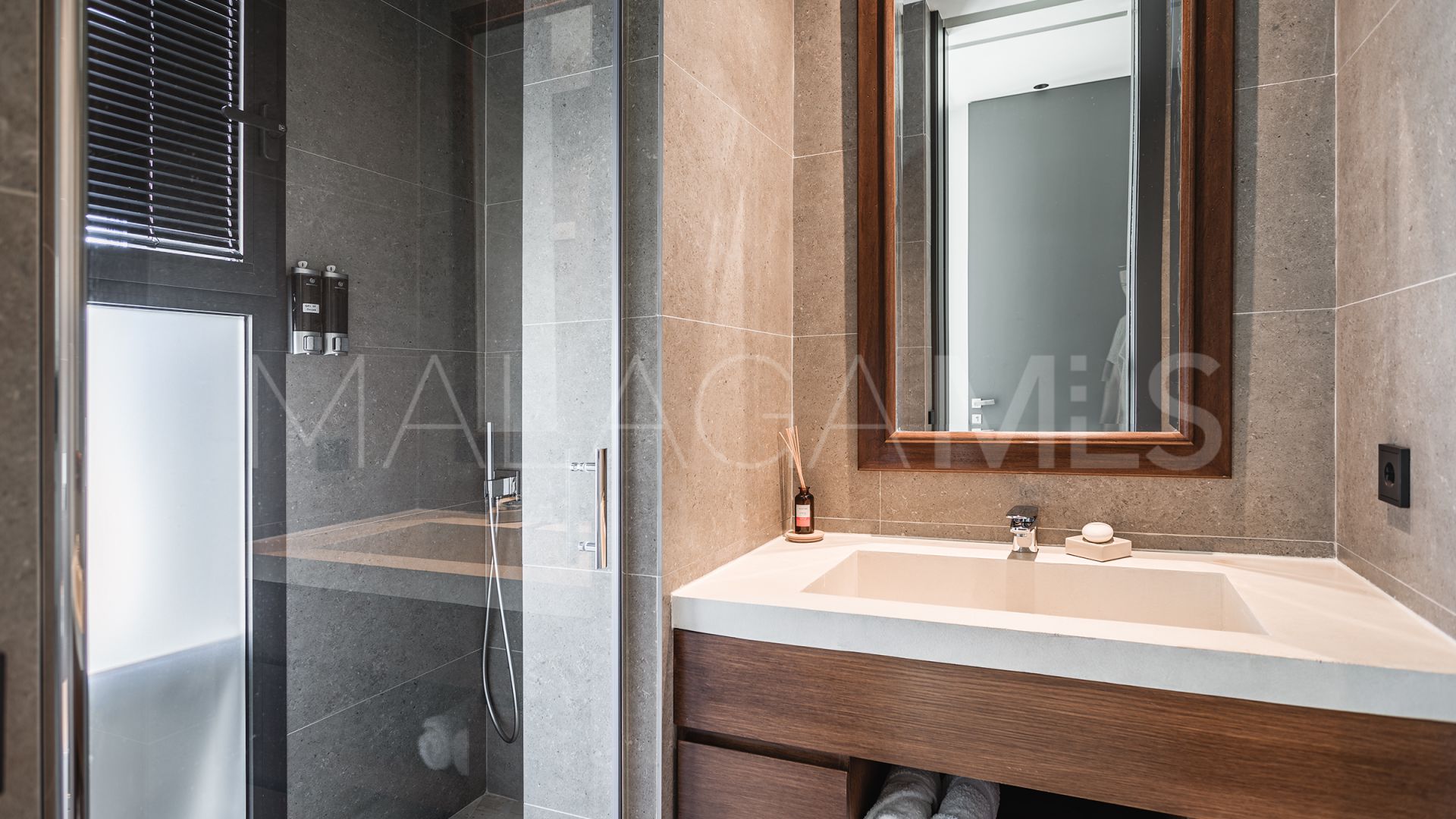 Villa for sale in Lomas del Virrey